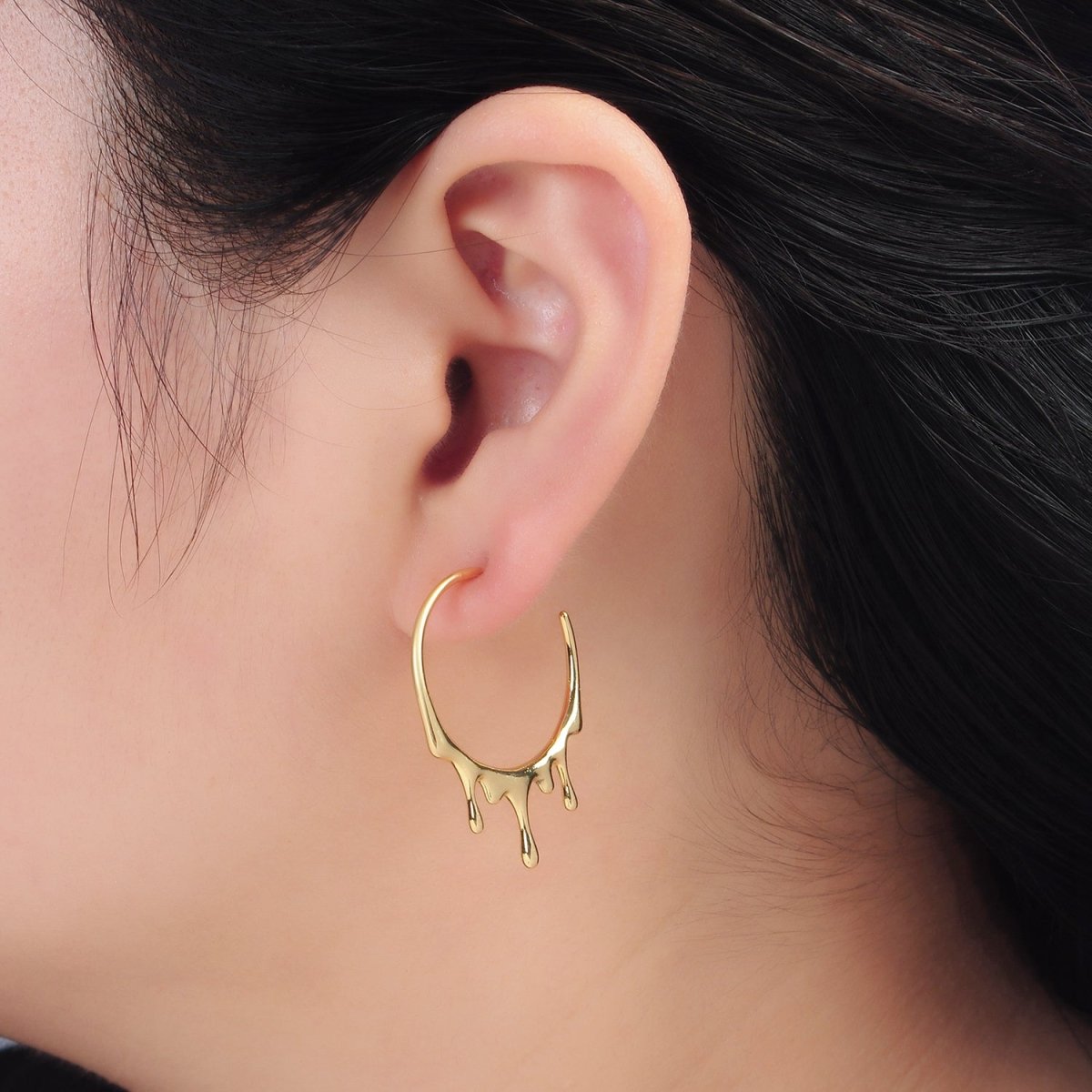 24K Gold Filled 25mm Molten Drip Minimalist C-Shaped Hoop Earrings | Q460