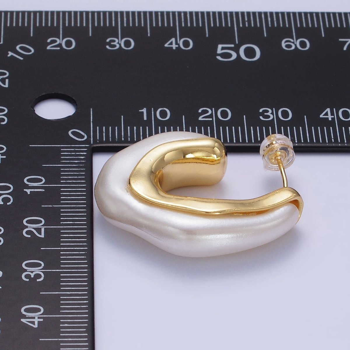 24K Gold Filled 30mm Shell Pearl Geometric J-Shaped Hoop Earrings | Q193