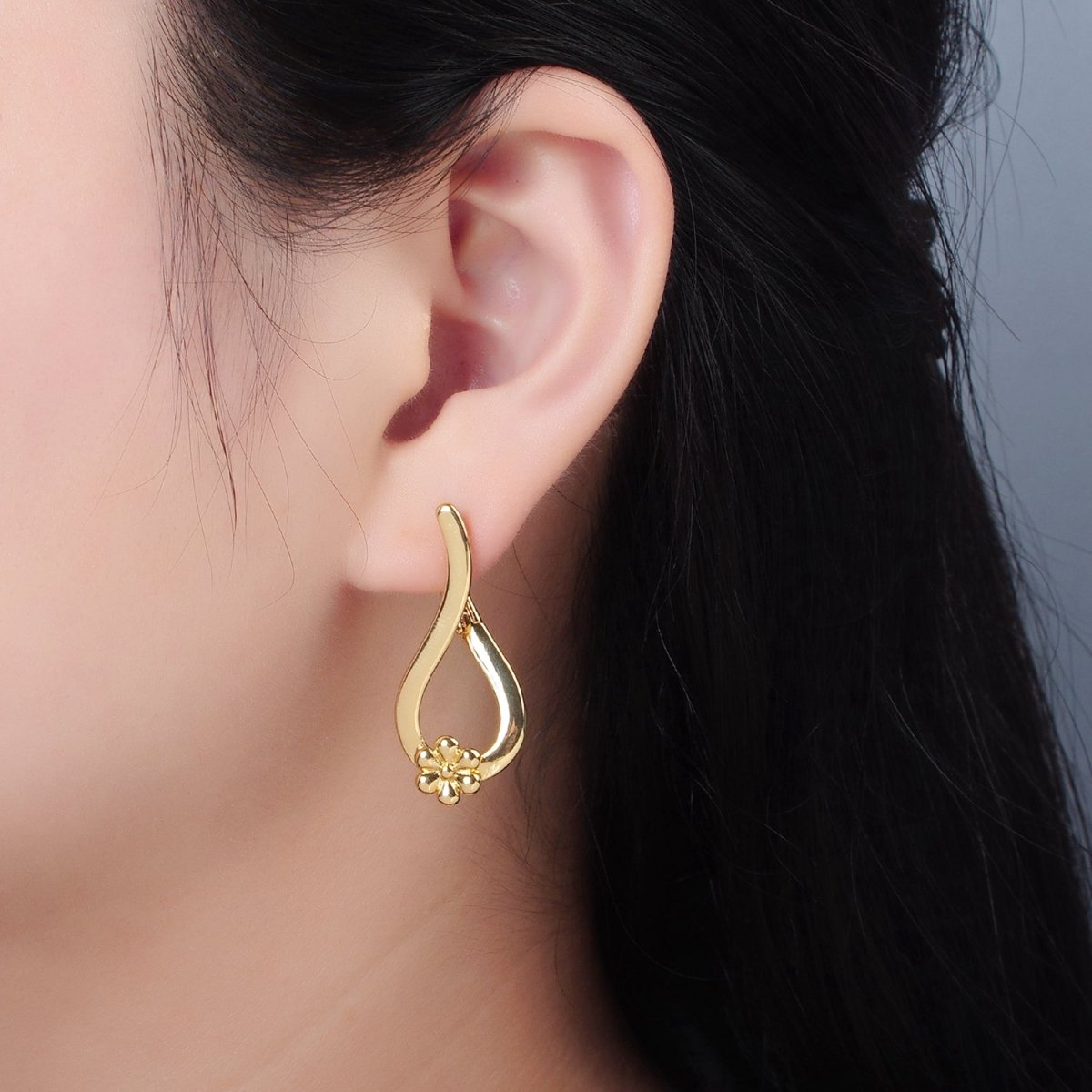 24K Gold Filled 35mm Flower Curved Band English Lock Earrings | AD726