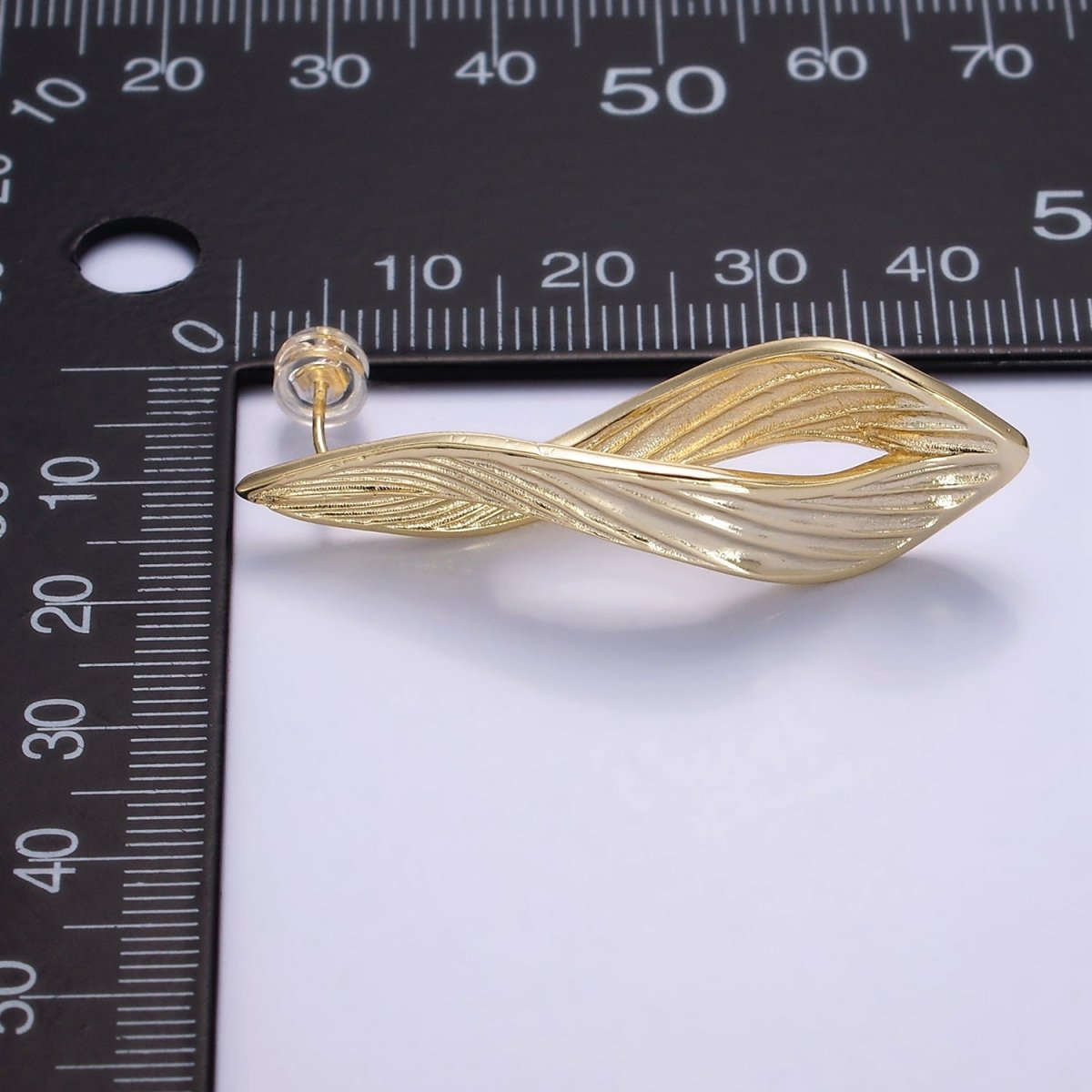 24K Gold Filled 45mm Line-Textured Leaf Curved Geometric Stud Earrings | Q120