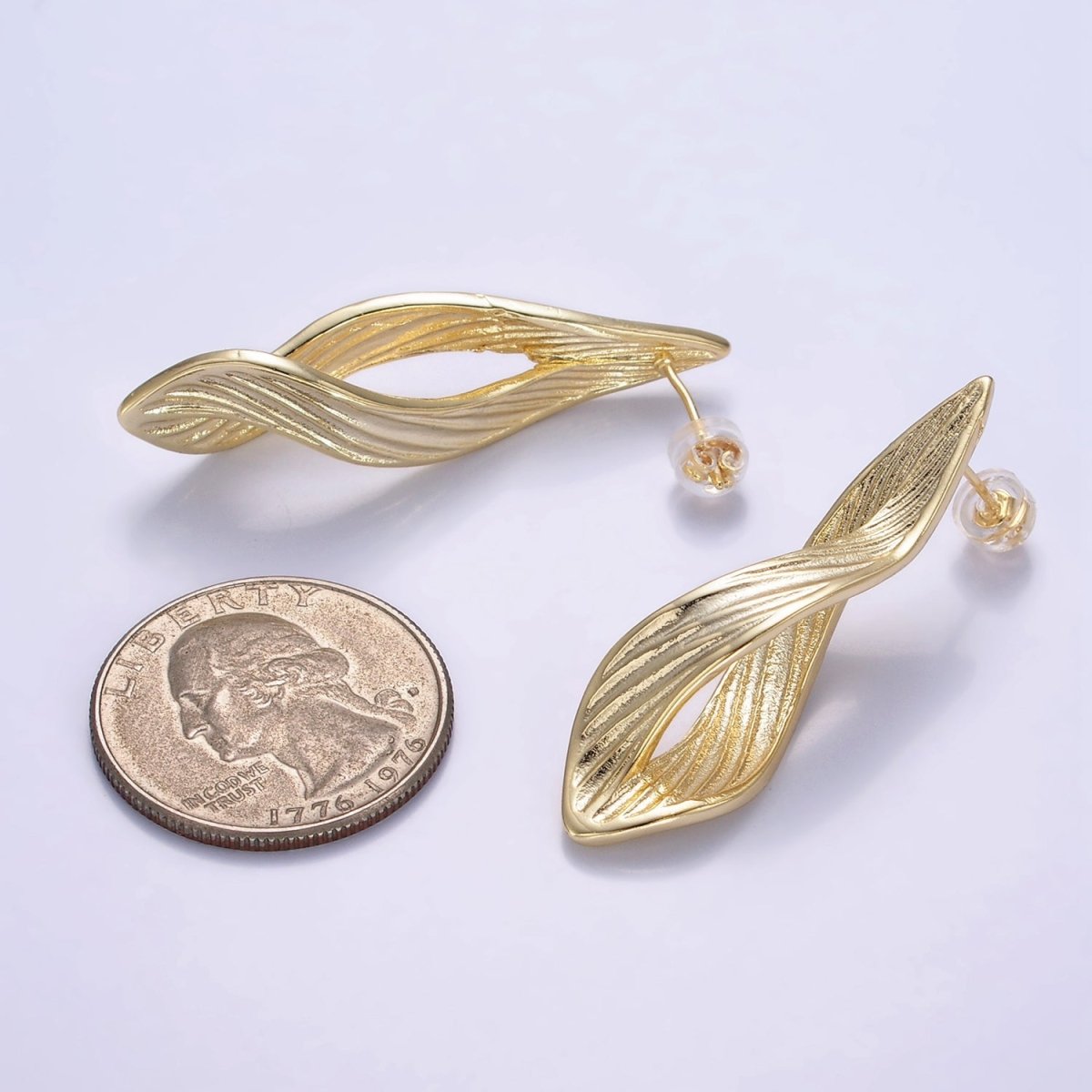 24K Gold Filled 45mm Line-Textured Leaf Curved Geometric Stud Earrings | Q120