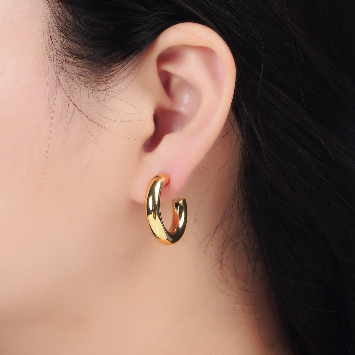 24K Gold Filled 25mm Chubby Minimalist C-Shaped Hoop Earrings | AD644