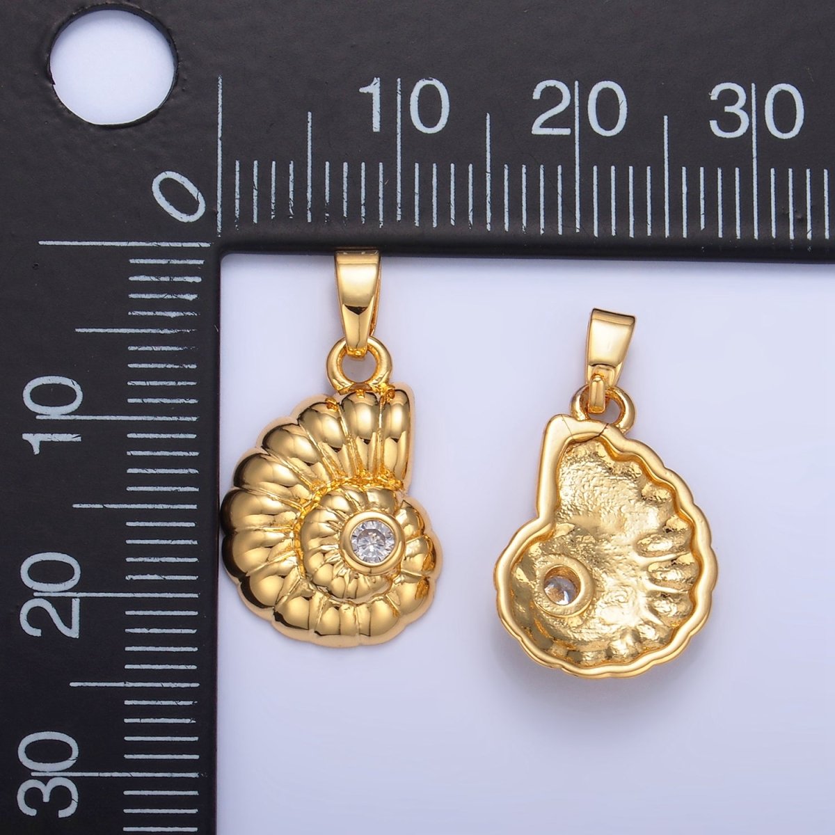 24K Gold Filled Clear CZ Clam Sea Shell Pendant | AA1046
