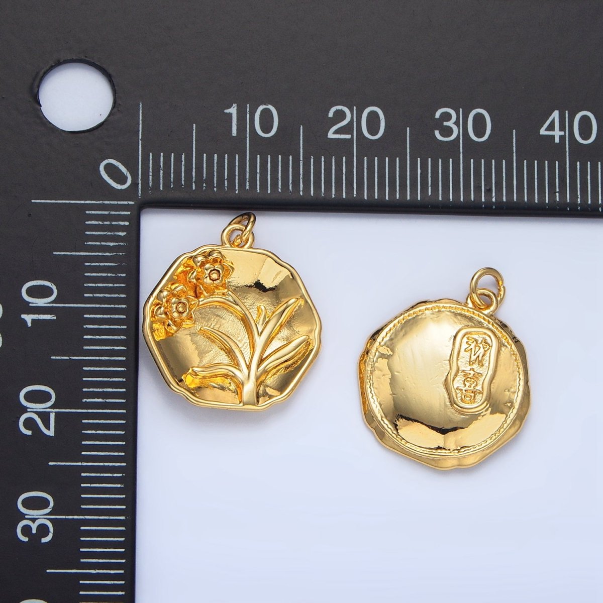 24K Gold Filled Daisy Flower Curved Dome Round Charm | X585