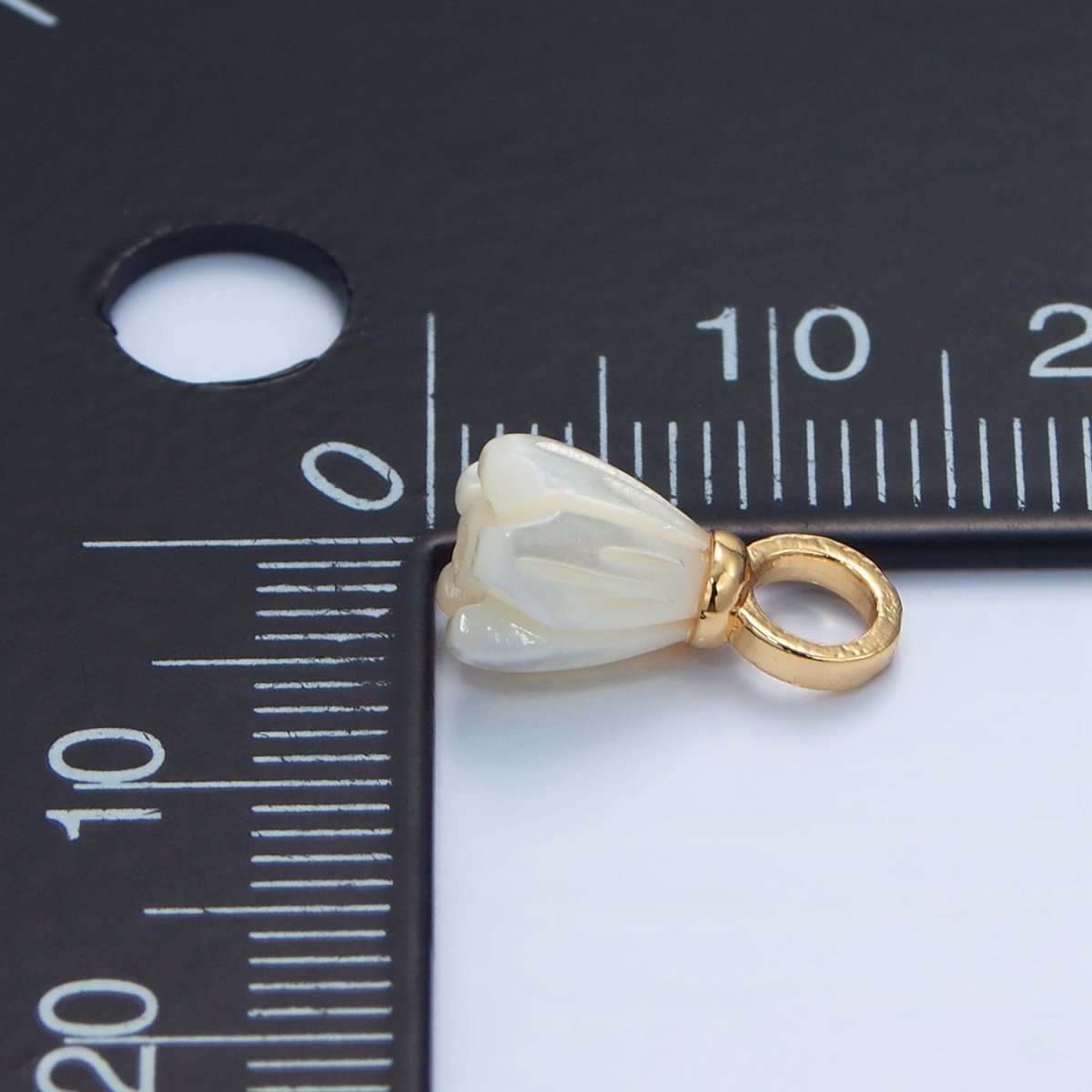 24K Gold Filled Flower Shell Pearl Charm | P1878