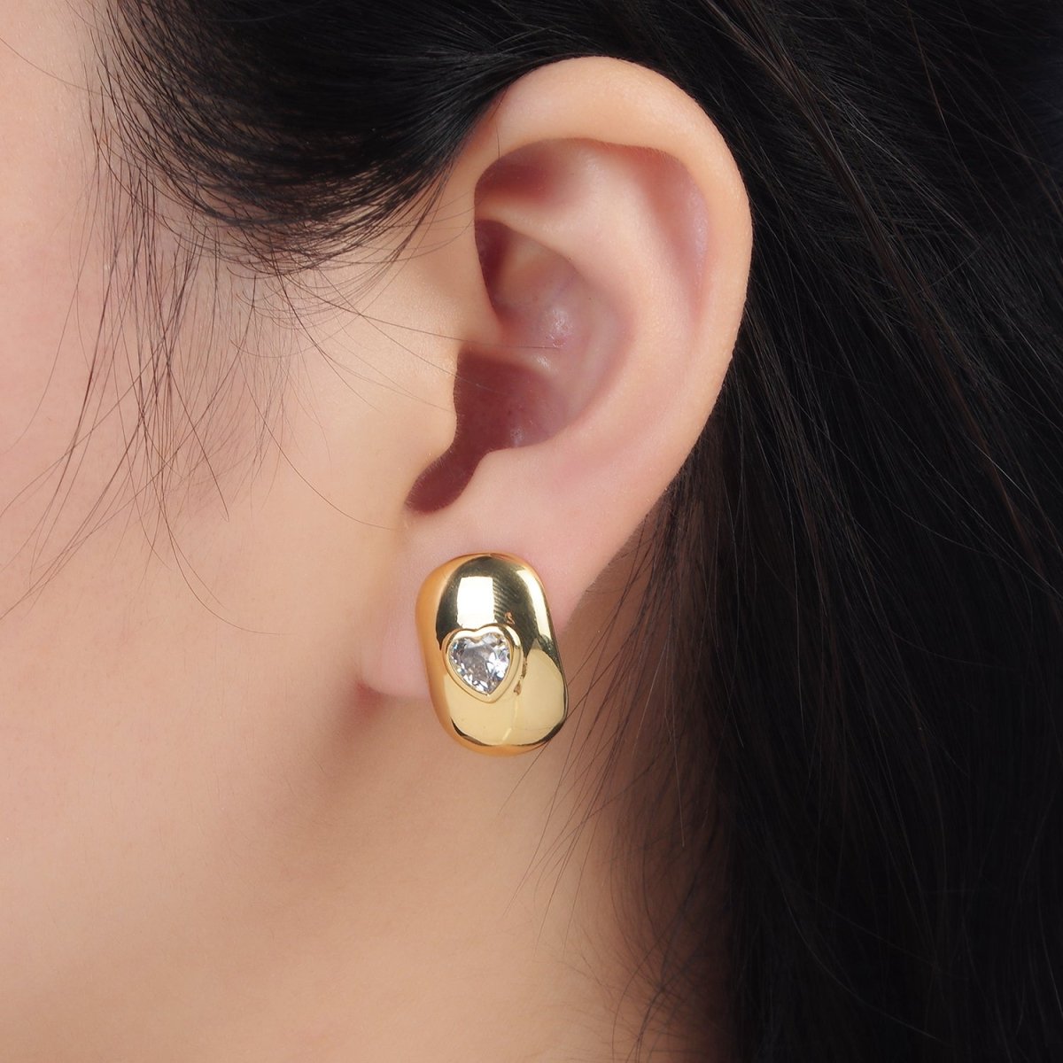 24K Gold Filled Heart CZ Dome Bar Band Stud Earrings | Q350