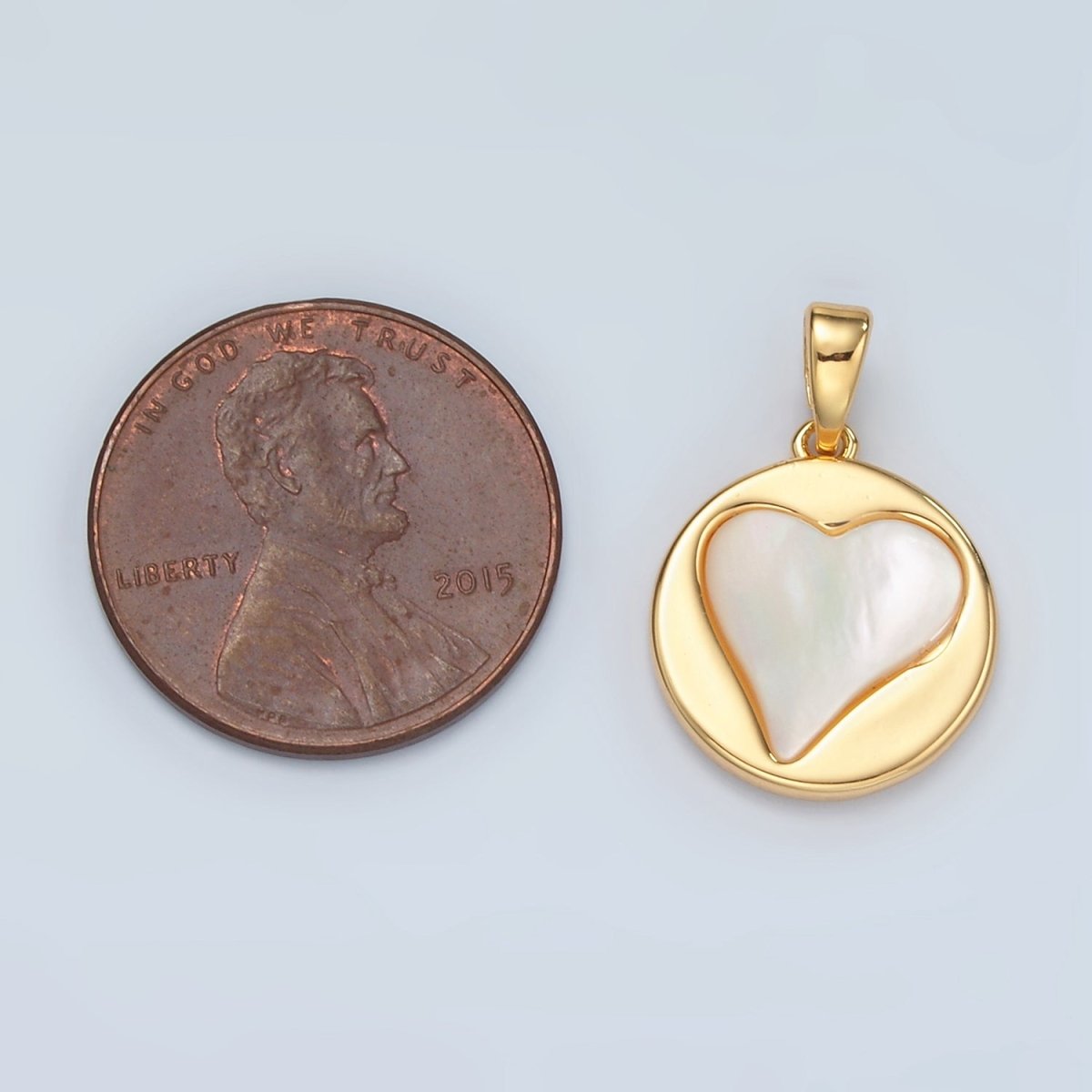 24K Gold Filled Heart Shell Pearl Bezel Round Pendant | H736
