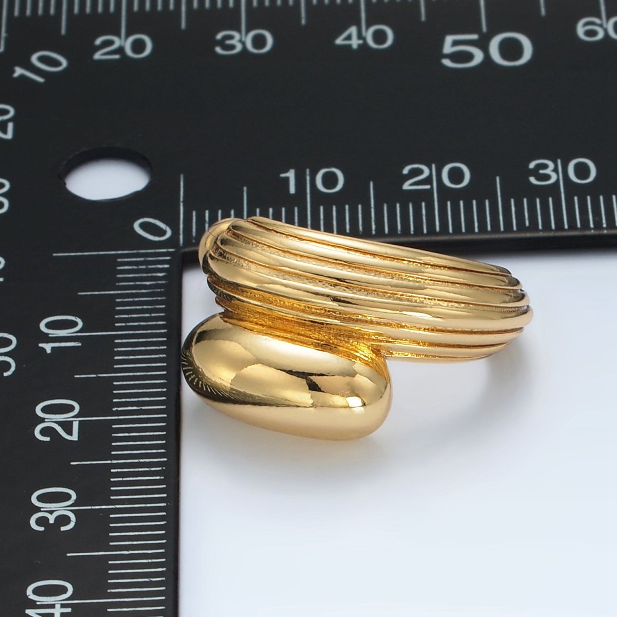 24K Gold Filled Line-Textured Double Dome Band C-Shaped Hoop Earrings | Q334