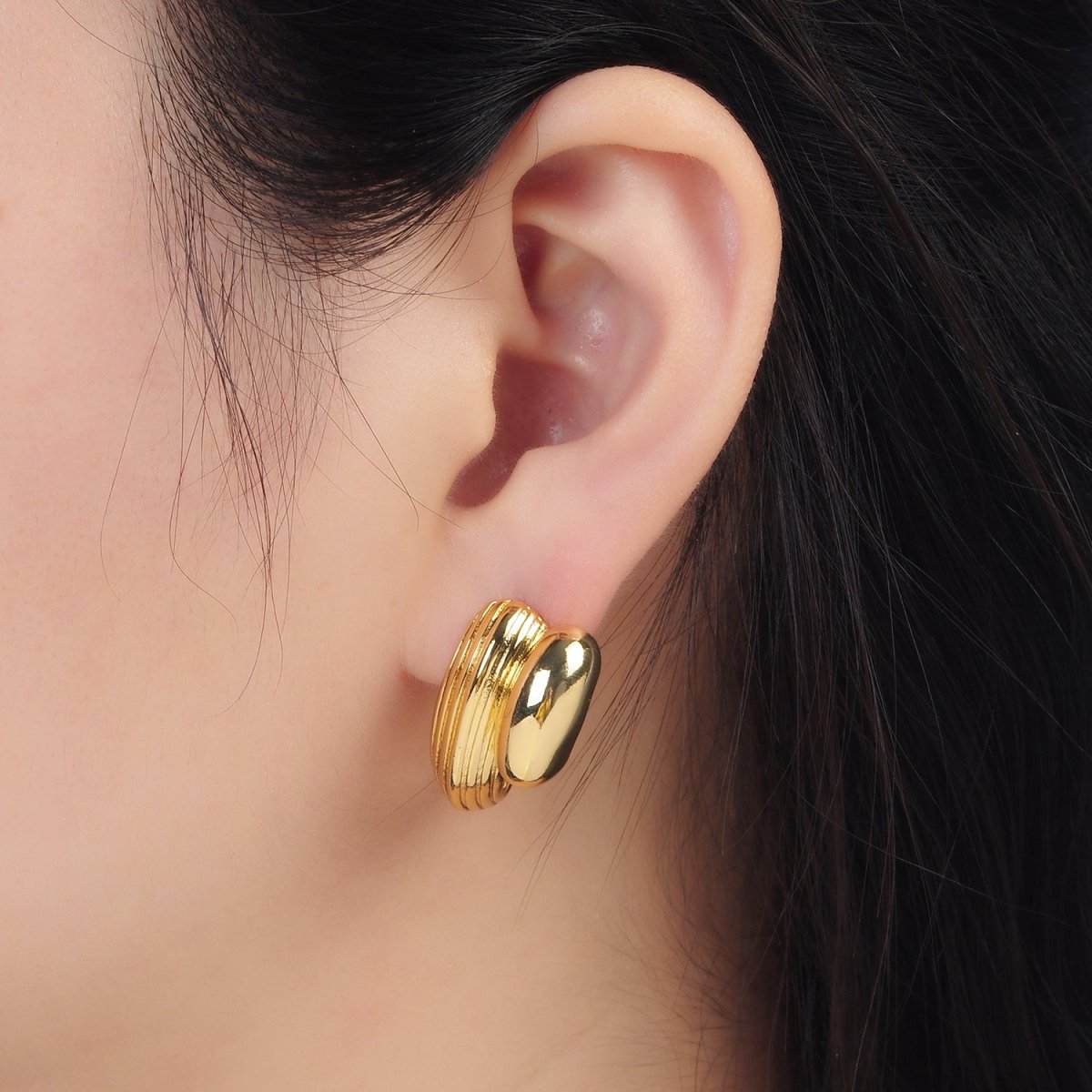24K Gold Filled Line-Textured Double Dome Band C-Shaped Hoop Earrings | Q334