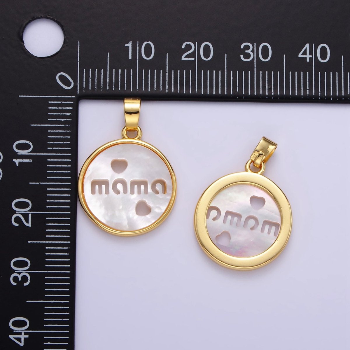 24K Gold Filled "MAMA" Script Heart Open Shell Pearl Round Pendant | AA1357