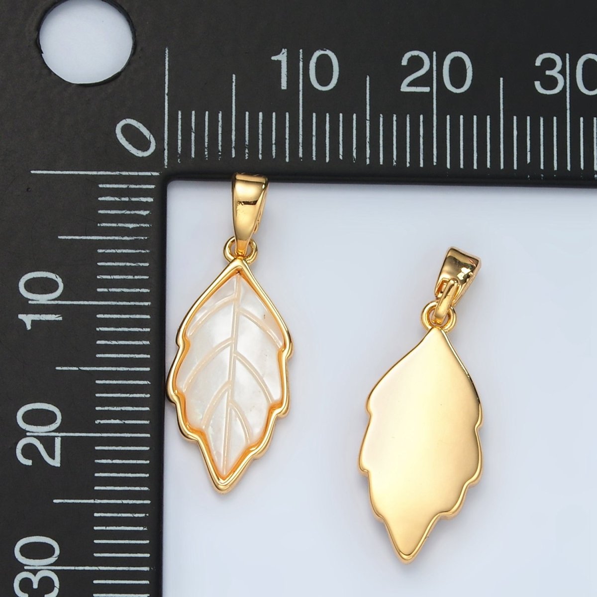 24K Gold Filled Nature Leaf Shell Pearl Bezel Pendant | H721