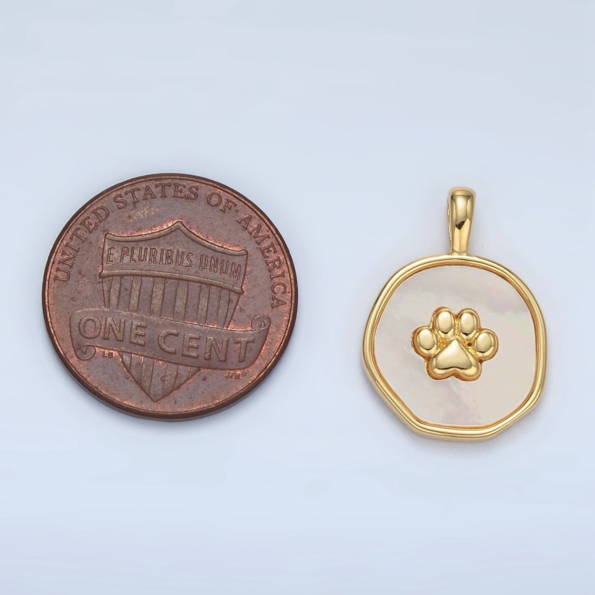 24K Gold Filled Pet Paw Print Shell Pearl Stamped Round Pendant | AA1371