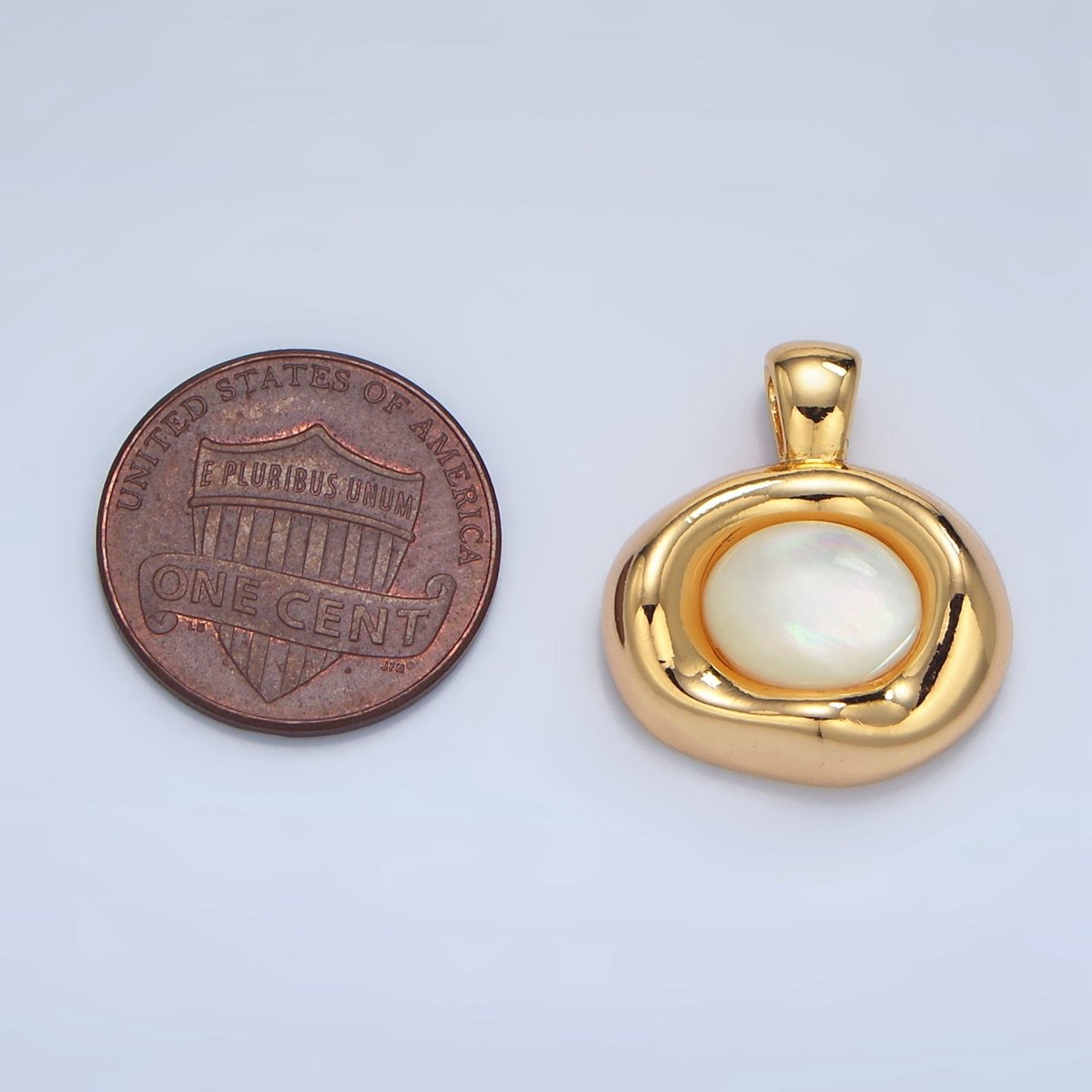 24K Gold Filled Shell Pearl Gemstone Oval Molten Bezel Pendant | AA131