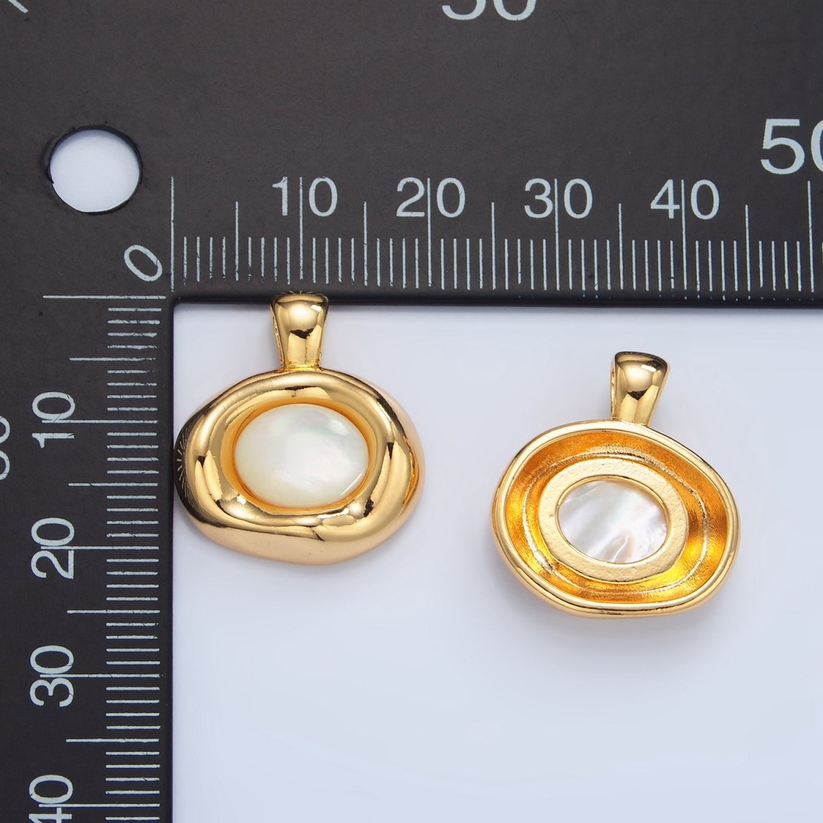 24K Gold Filled Shell Pearl Gemstone Oval Molten Bezel Pendant | AA131