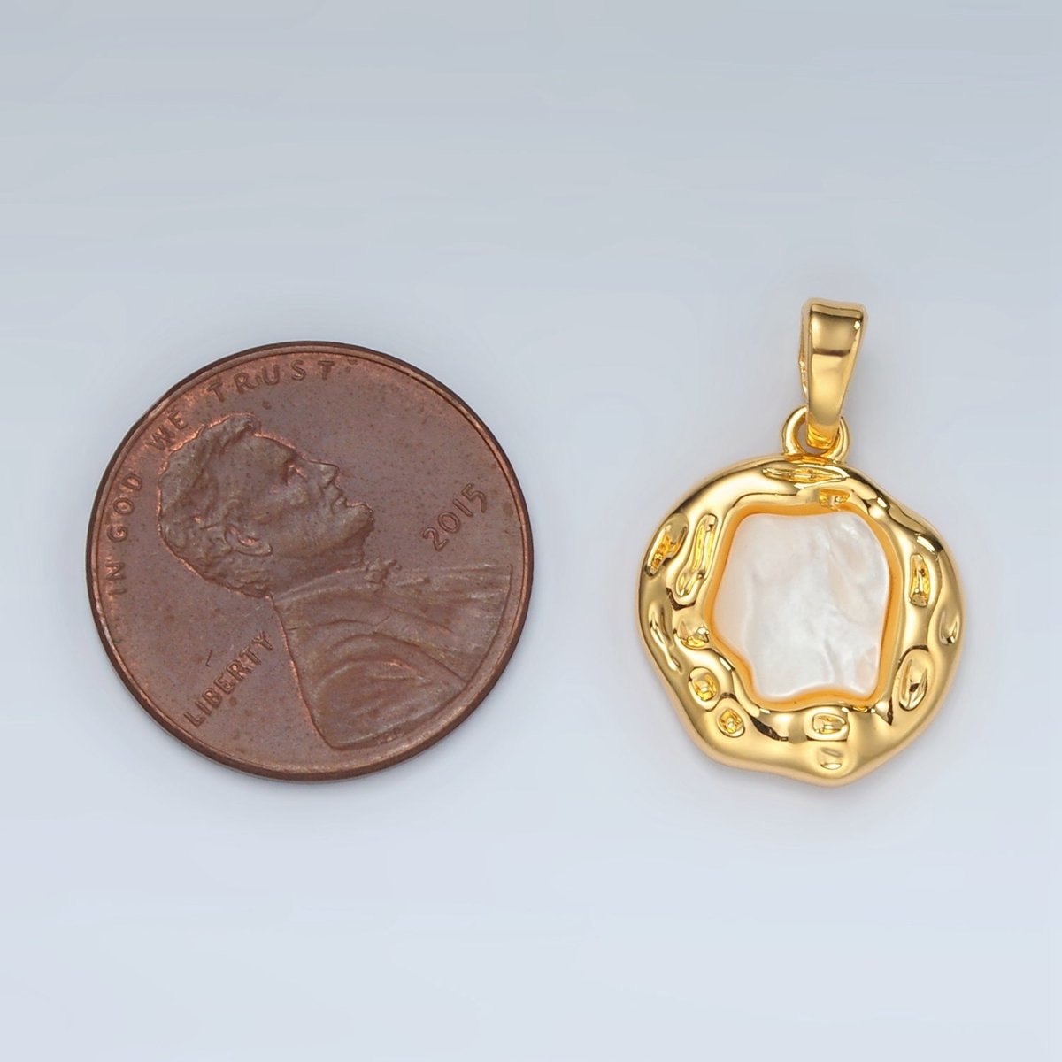 24k Gold Filled Shell Pearl Hammered Bezel Abstract Pendant | H-751