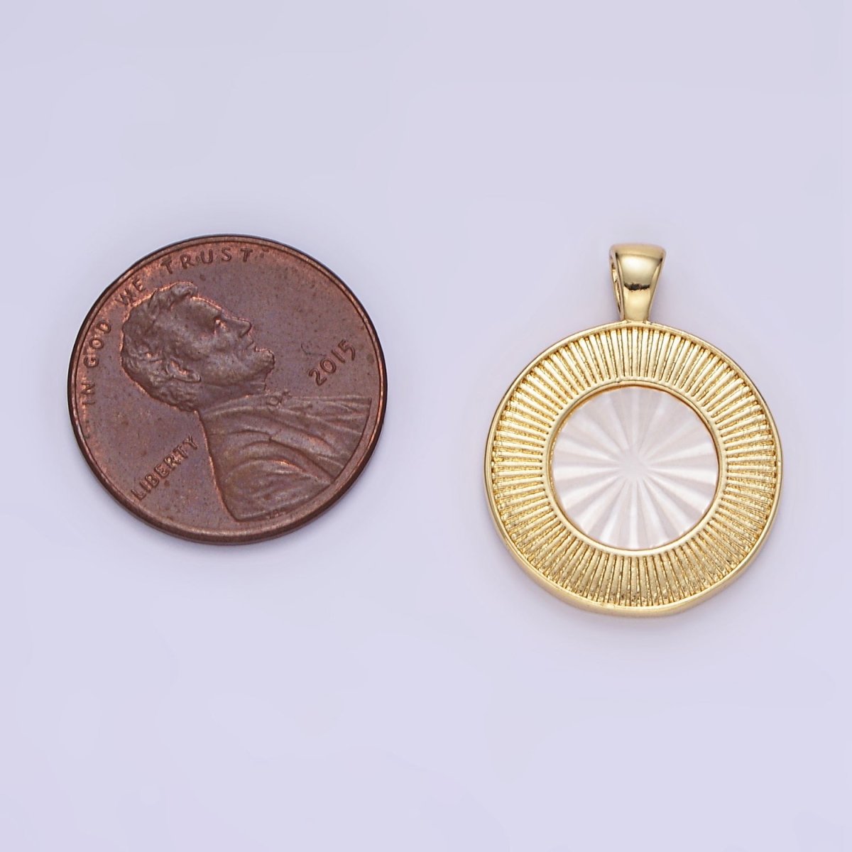 24K Gold Filled Shell Pearl Sunburst Bezel Round Pendant | AA1335