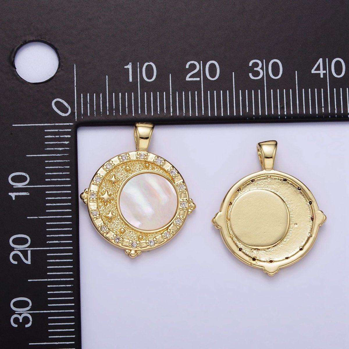 24K Gold Filled Shell Pearl Triple Celestial Star Hammered Pendant | AA1342