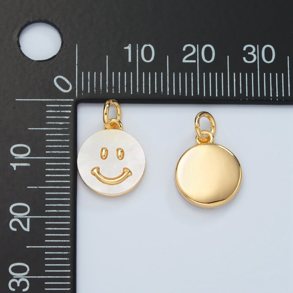 24K Gold Filled Smiley Face Shell Pearl Round Charm | D692
