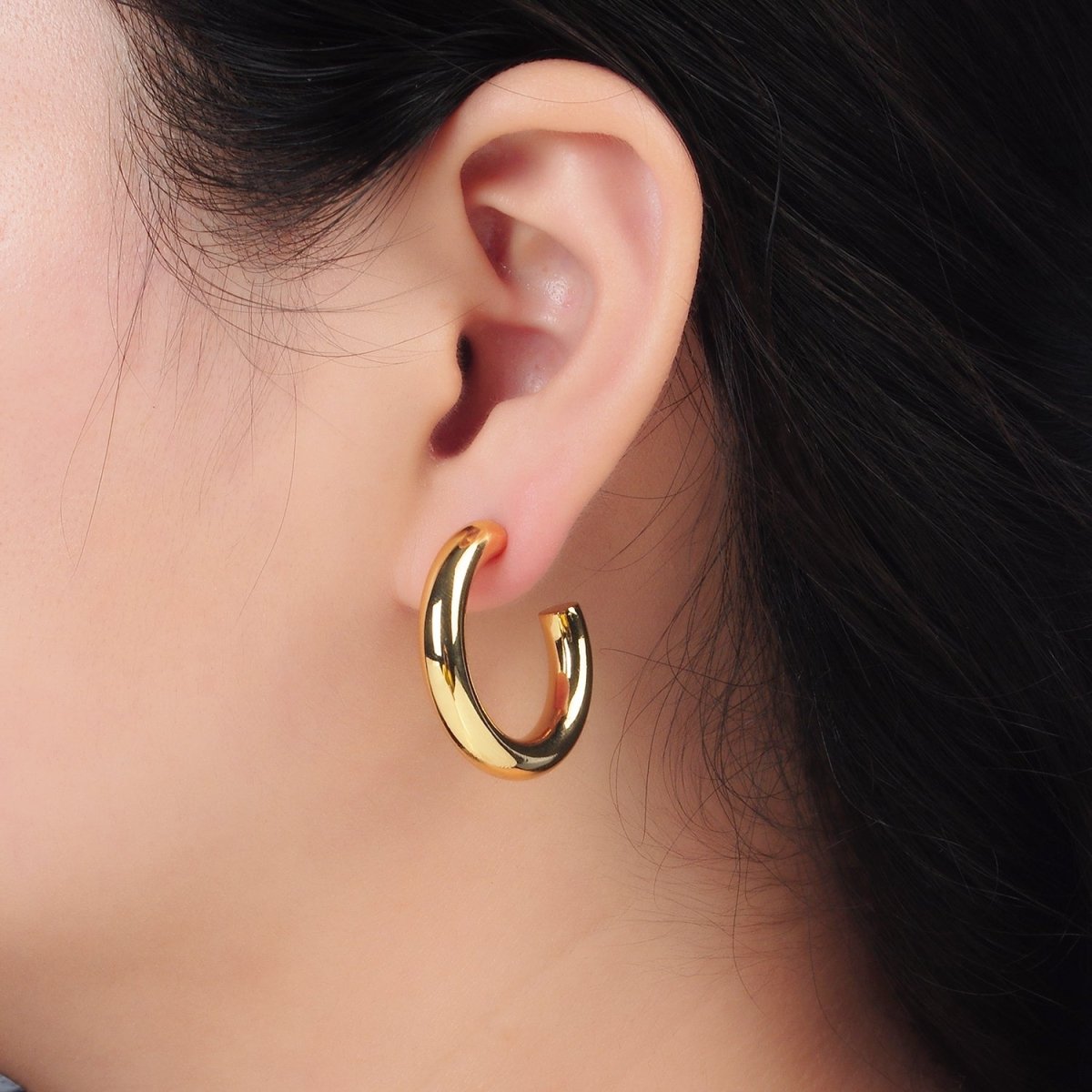 24K Gold Filled 30mm Chubby Minimalist C-Shaped Hoop Earrings | AD645