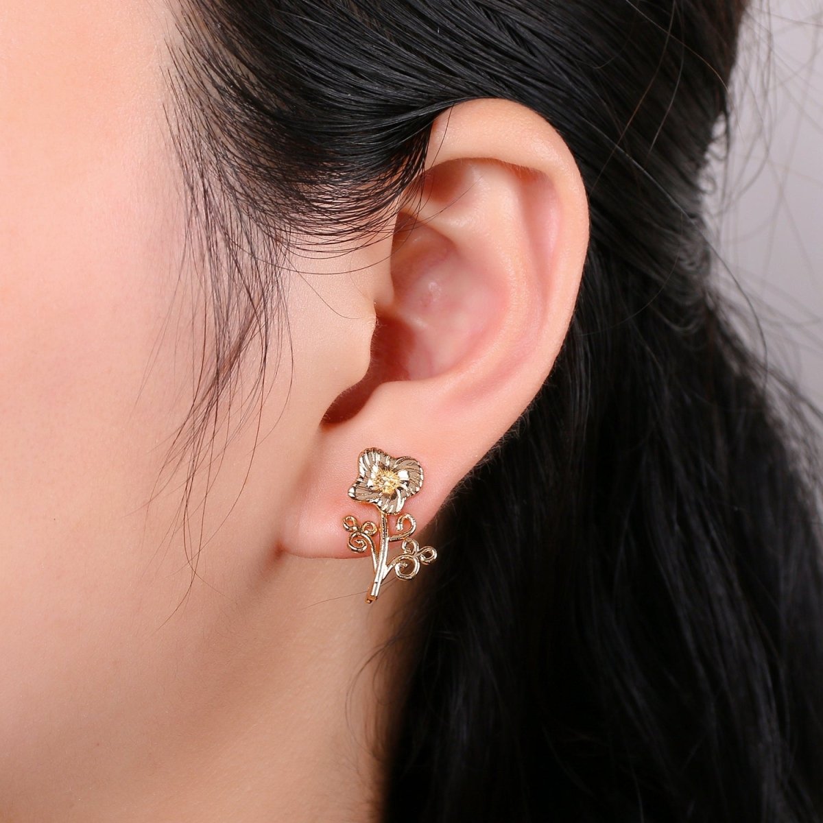 1 Pair Gold Filled Flower Studs  L-017