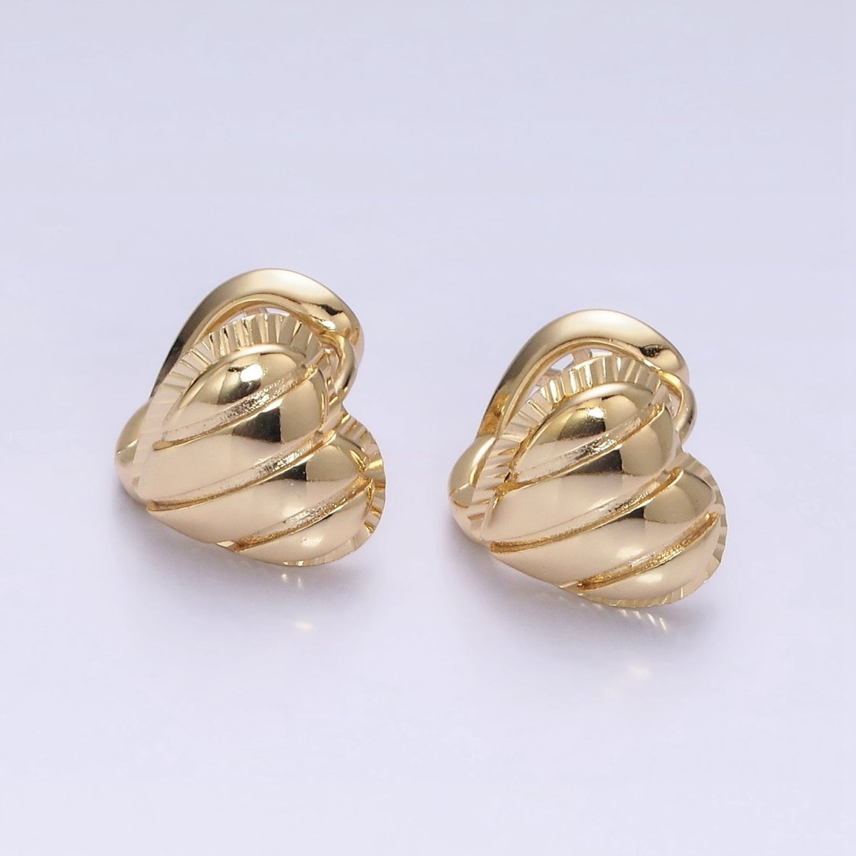 14K Gold Filled Line Ribbed Sunburst Heart Huggie Earrings | AD415