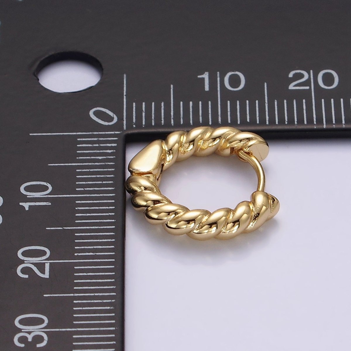 14K Gold Filled 15mm Braided Croissant Huggie Earrings | AE905