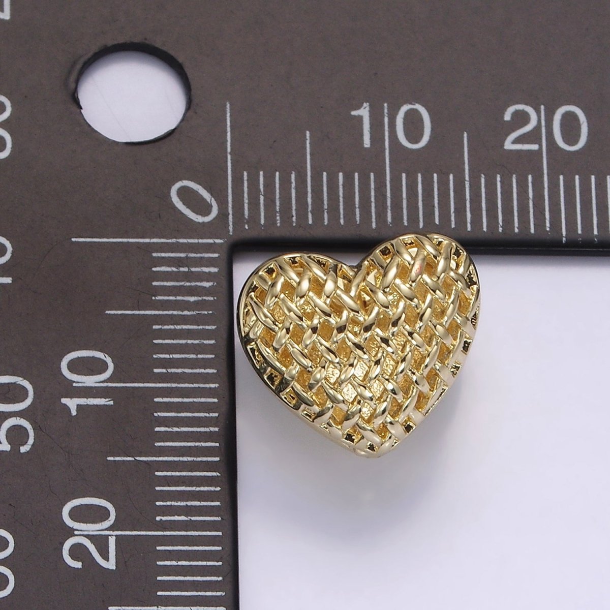 14K Gold Filled 15mm Open Rattan Heart Huggie Earrings | AE1001