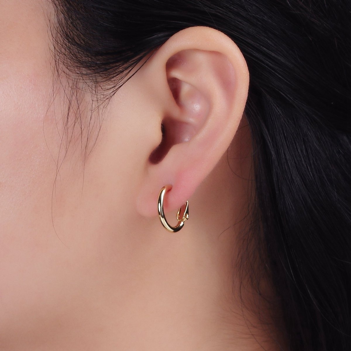 14K Gold Filled 15mm Round Chubby Hinge Hoop Earrings | AE875