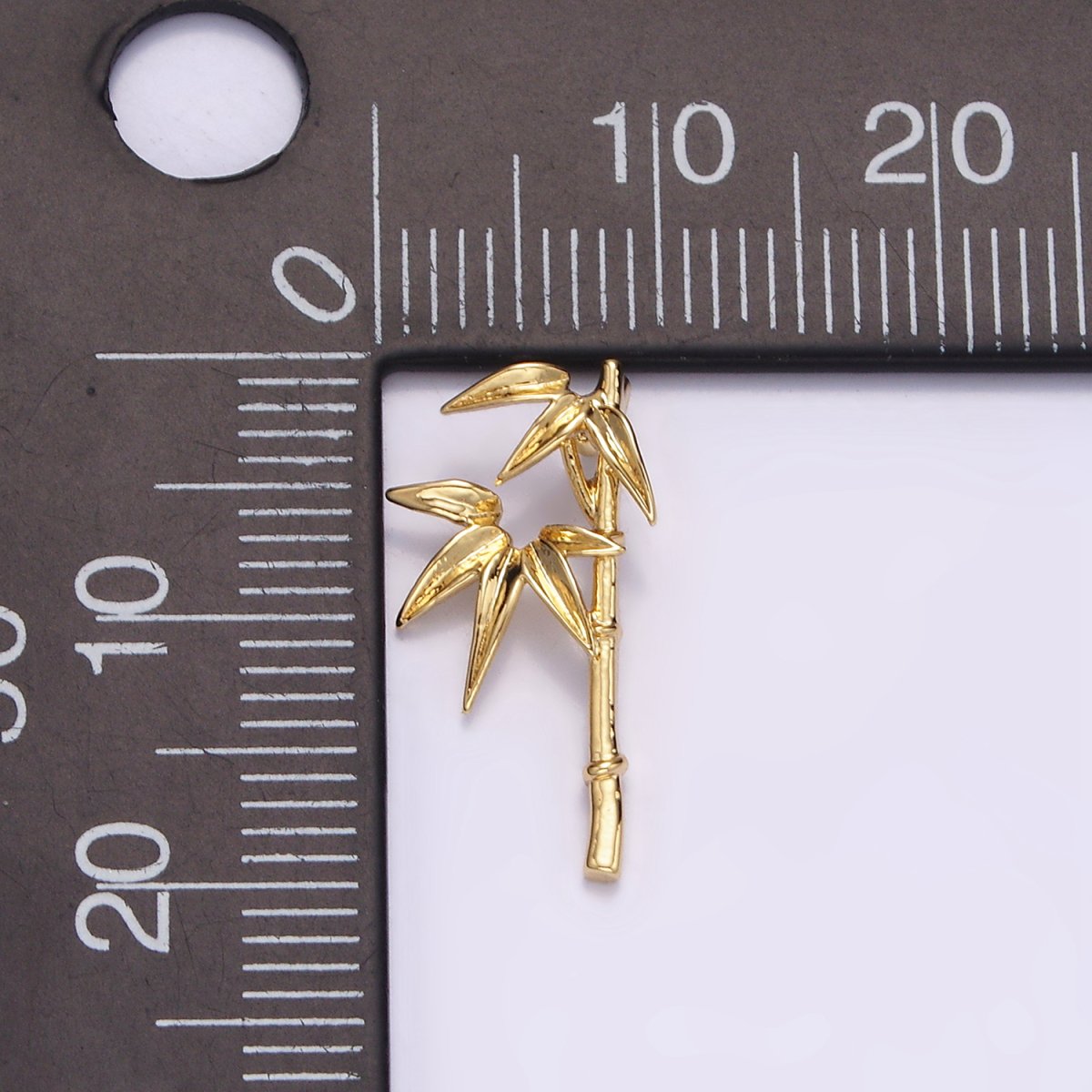 14K Gold Filled 18mm Bamboo Leaf Plant Nature Charm | N1490