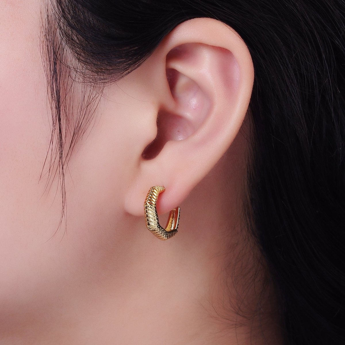 14K Gold Filled 18mm Open Textured Geometric C-Shaped Hoop Earrings | AB1117