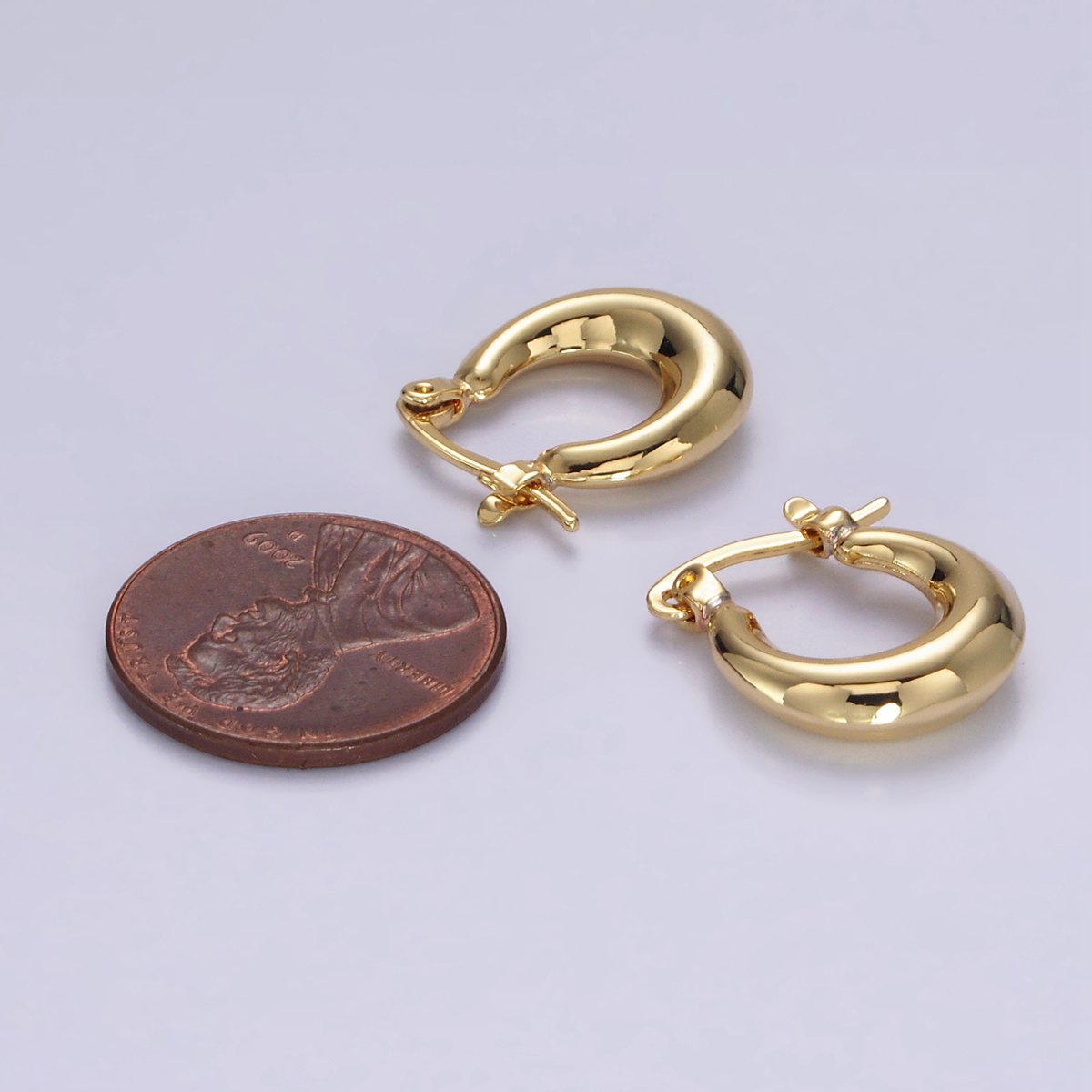 14K Gold Filled 20mm Chubby U-Curved Latch Hoop Earrings in Gold & Silver | AE751