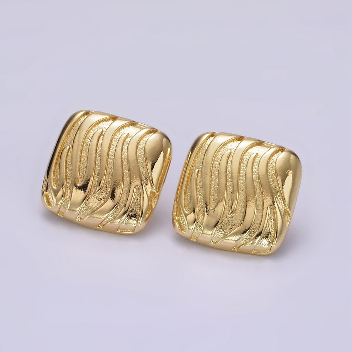 14K Gold Filled 20mm Curved Lined Textured Square Stud Earrings | AE341