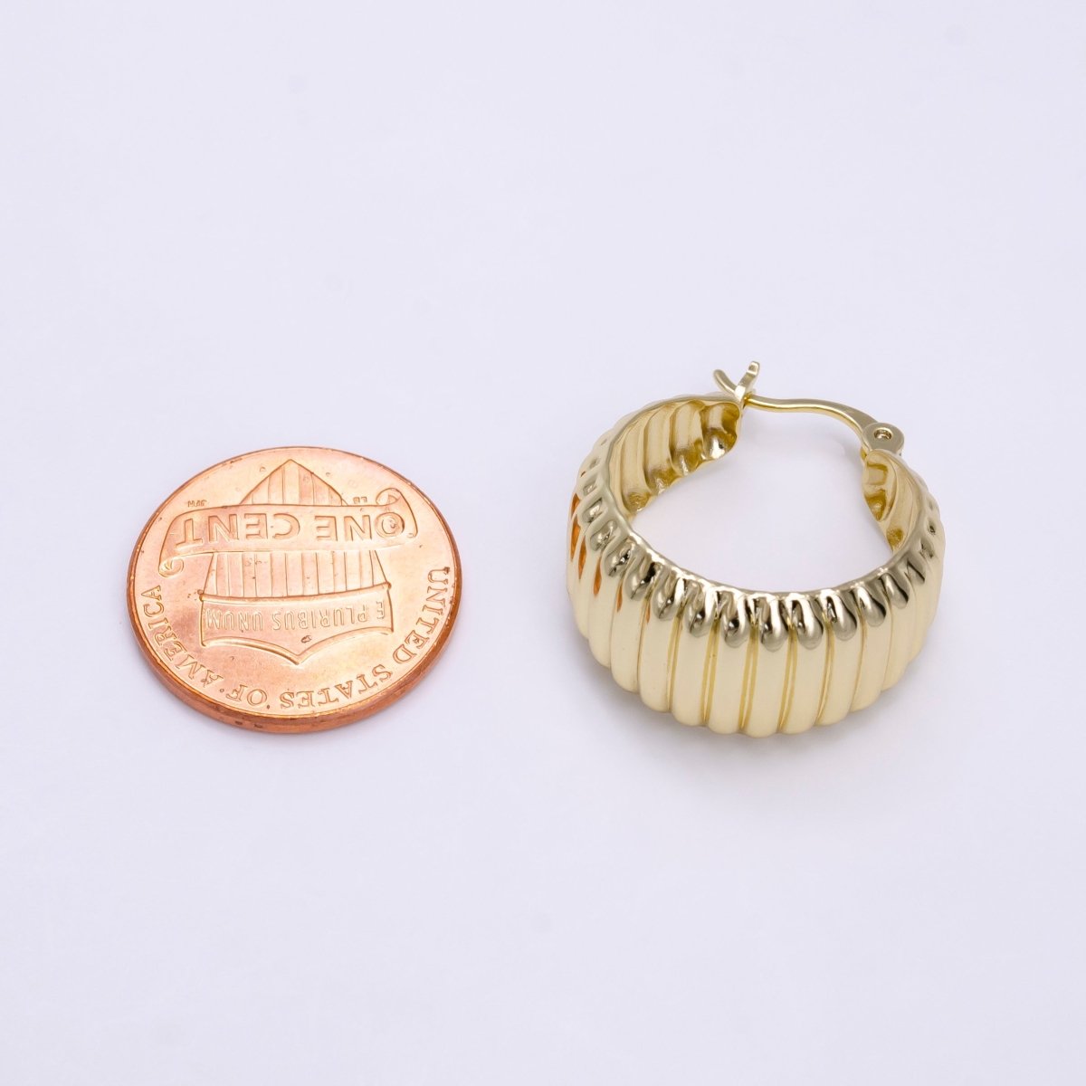 14K Gold Filled 20mm Line Textured Dome Latch Hoop Earrings | AE542