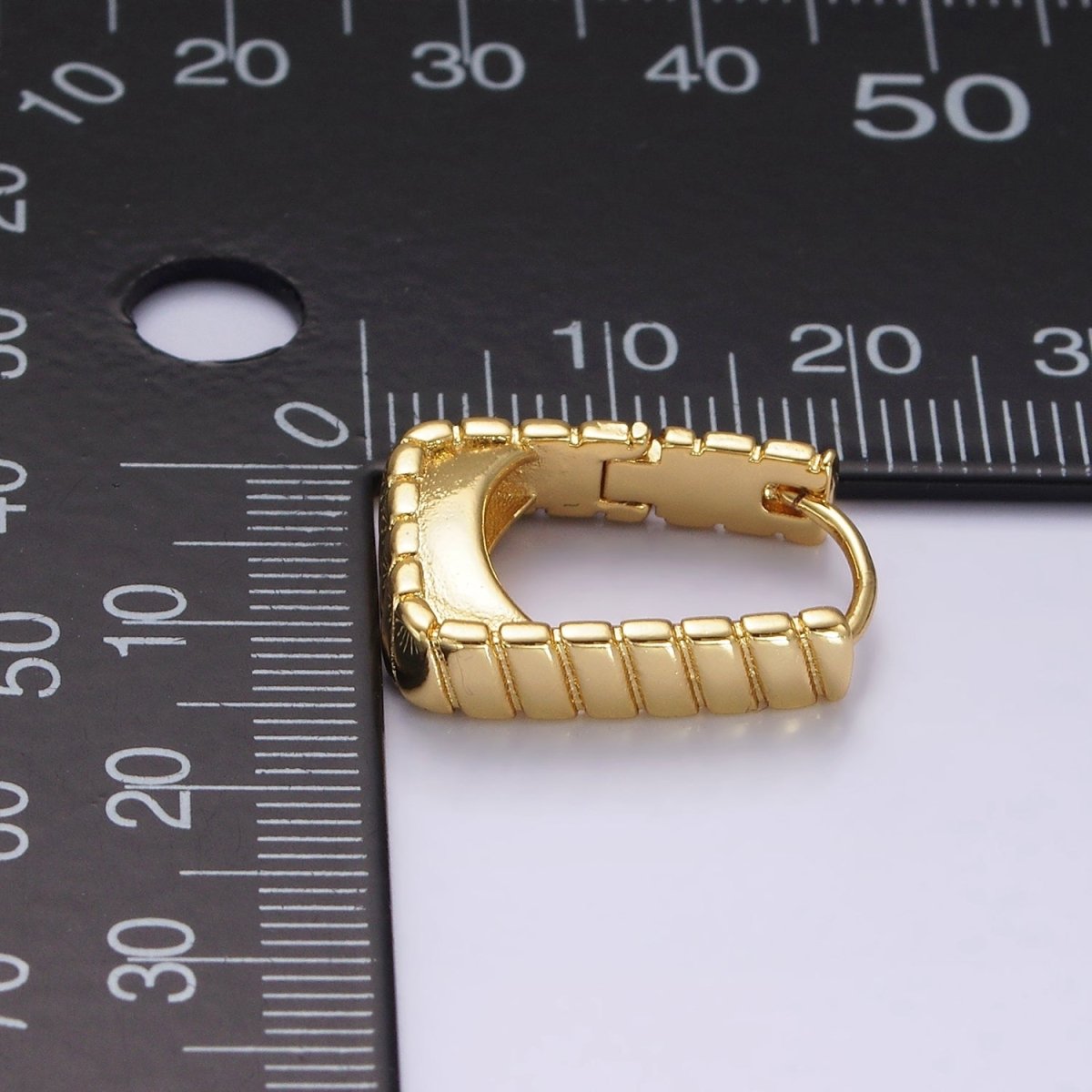 14K Gold Filled 20mm Line-Textured Rectangular Minimalist Huggie Earrings | AE919