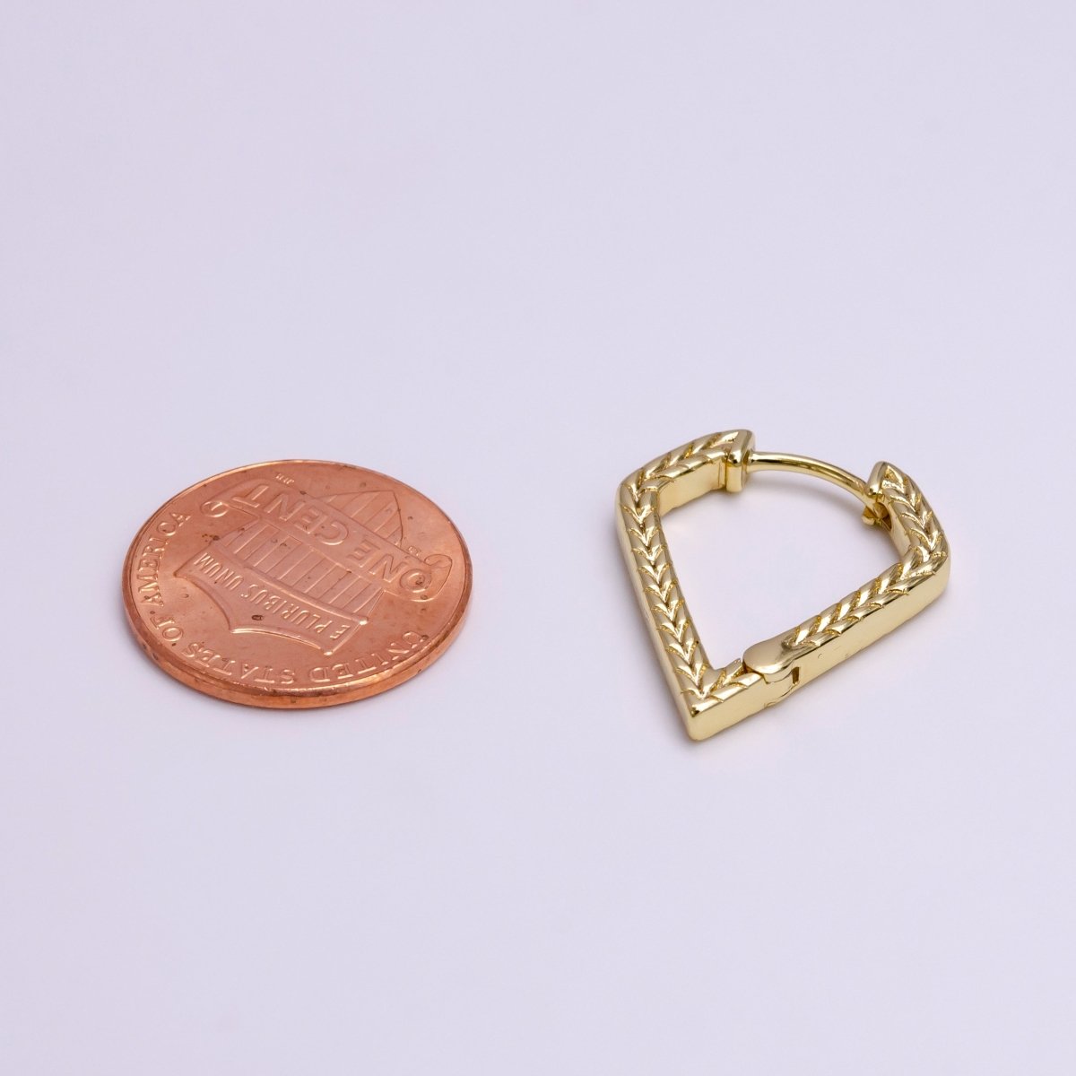 14K Gold Filled 22.5mm Wheat V Line-Textured Triangle Hoop Earrings | AD1087