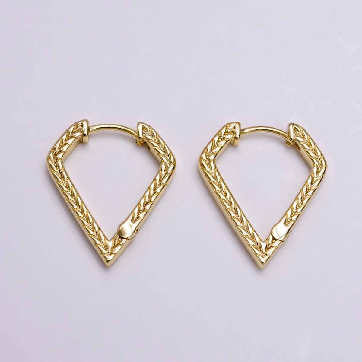 14K Gold Filled 22.5mm Wheat V Line-Textured Triangle Hoop Earrings | AD1087