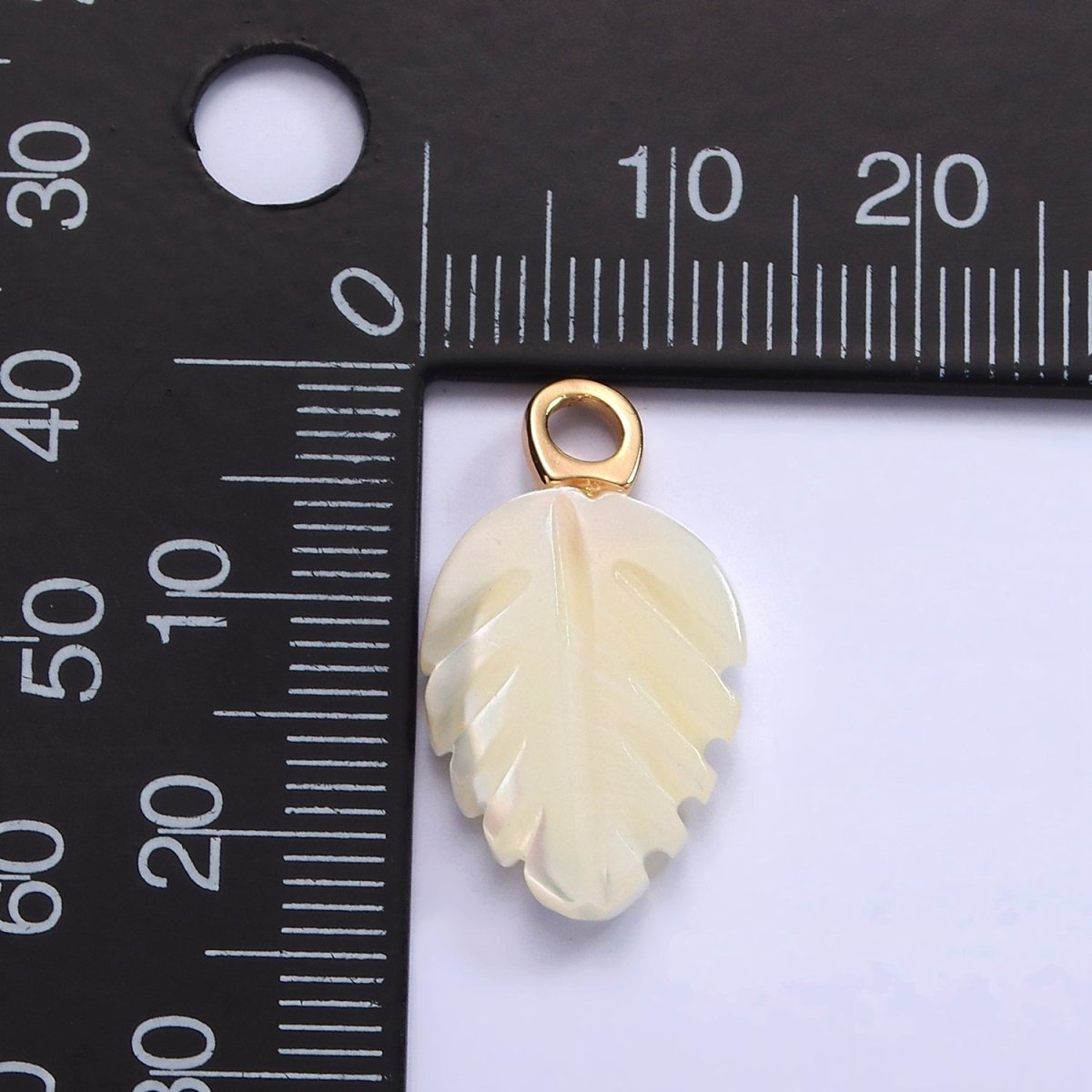 14K Gold Filled 23mm Shell Pearl Nature Plant Leaf Pendant | P-1639