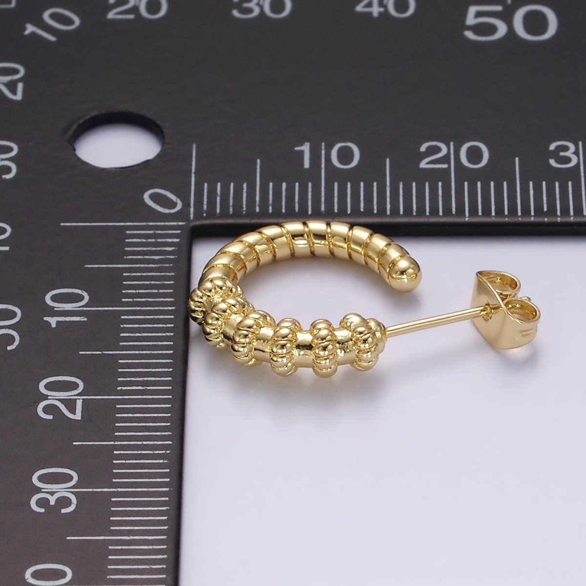 14K Gold Filled 23mm Twisted Croissant Lined C-Shaped Hoop Earrings | AE173