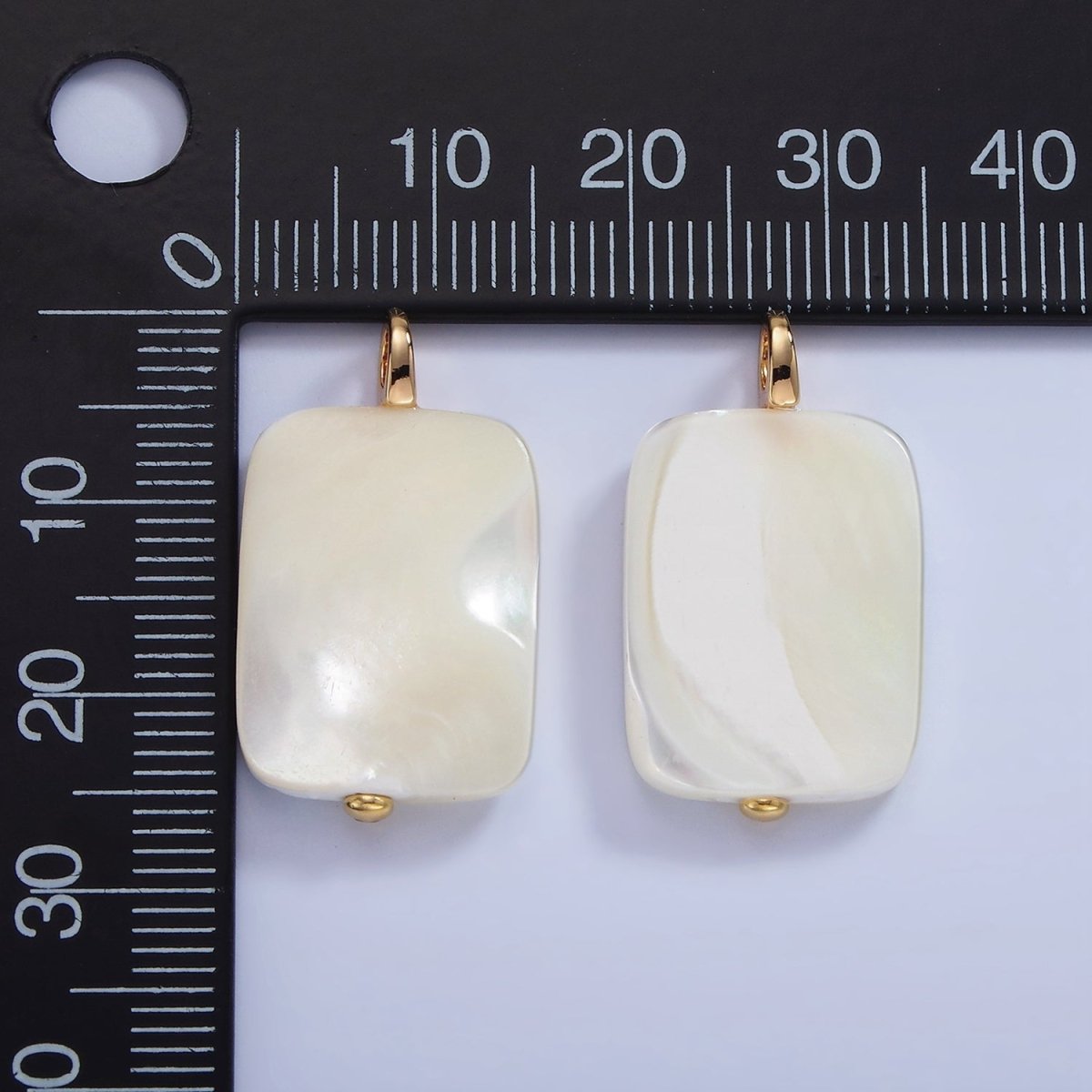 14K Gold Filled 25mm Rectangular Flat Shell Pearl Pendant | P1678