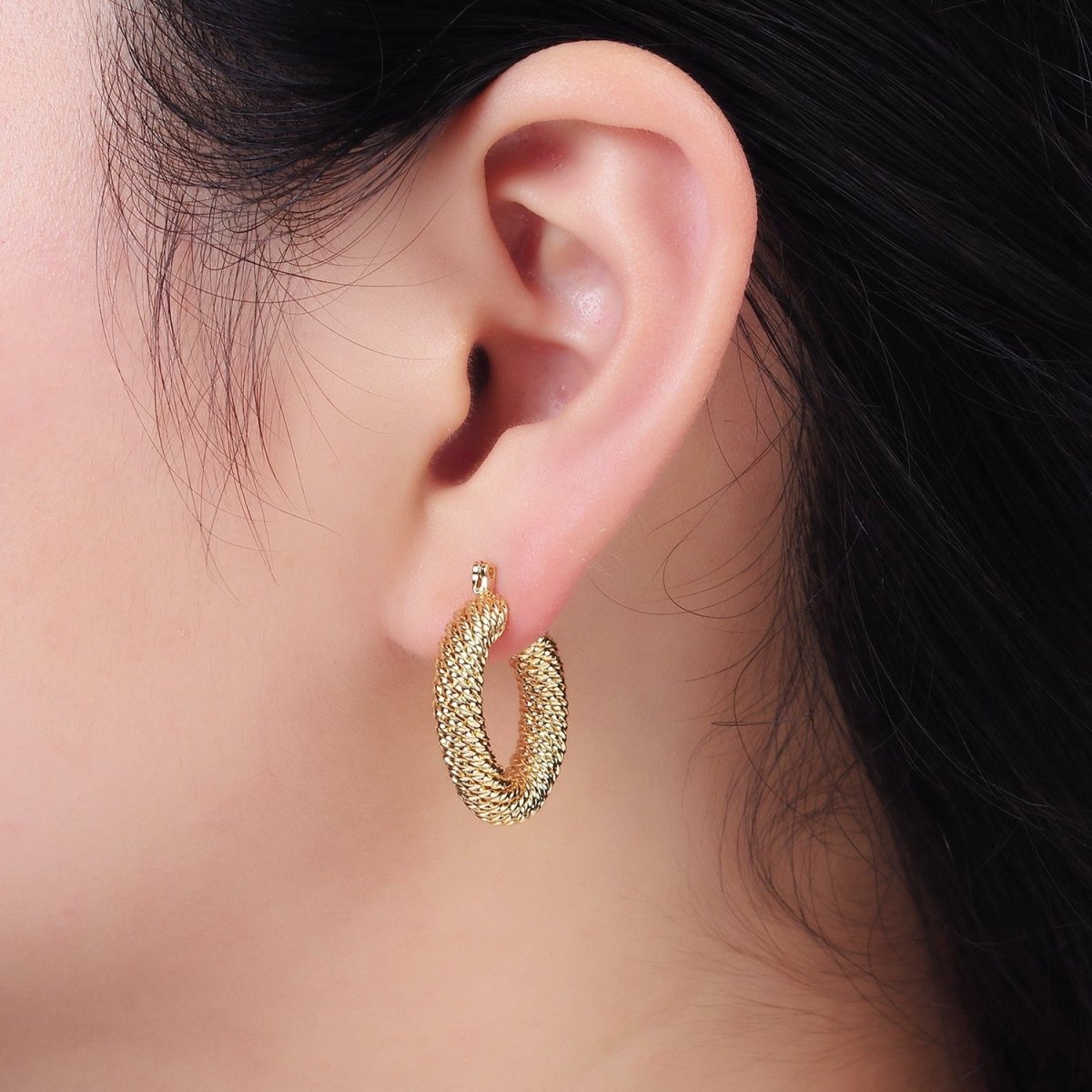 14K Gold Filled 25mm Twisted Rope Band Hoop Earrings | AE660