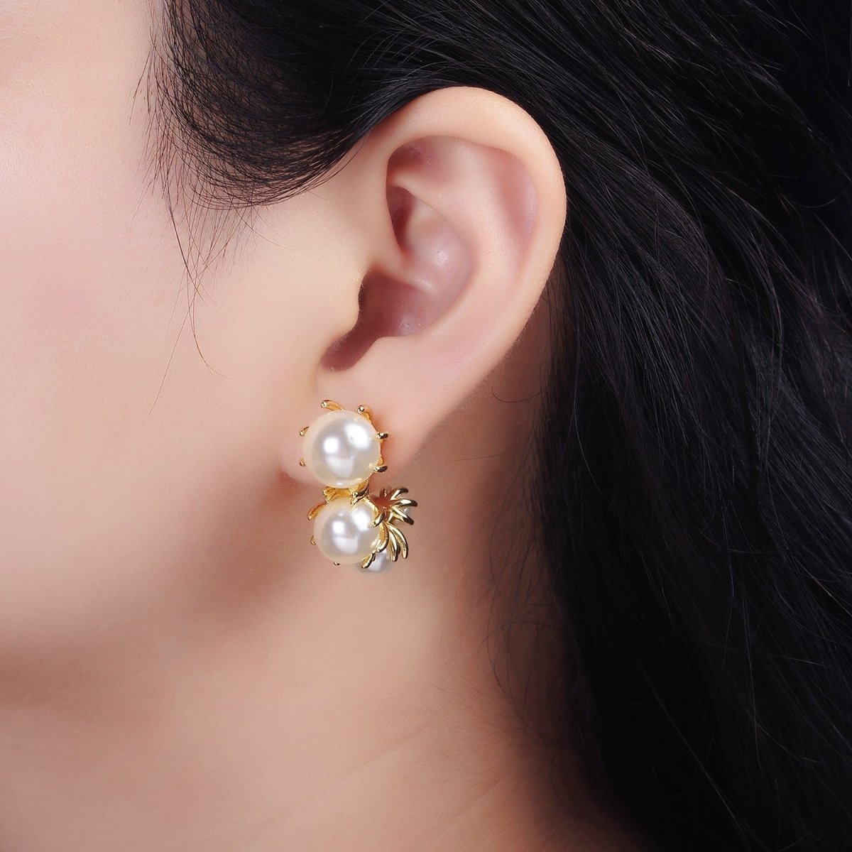 14K Gold Filled 30mm Pearl Curved Lined J-Shaped Hoop Earrings | AE195
