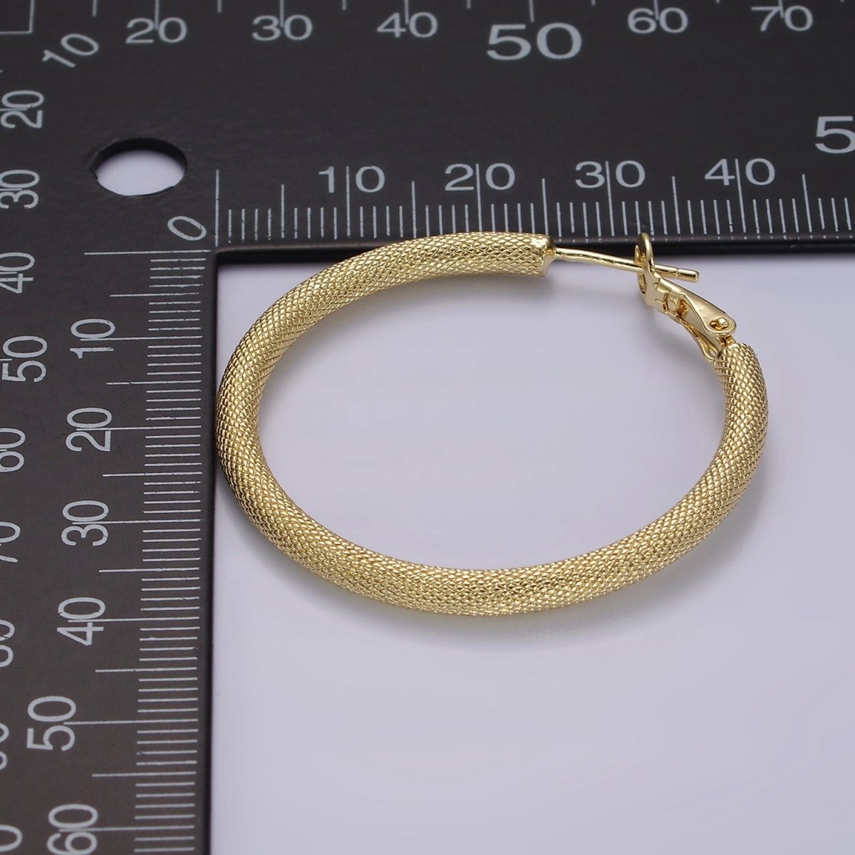 14K Gold Filled 40mm Scale-Textured Hinge Hoop Earrings | AE170