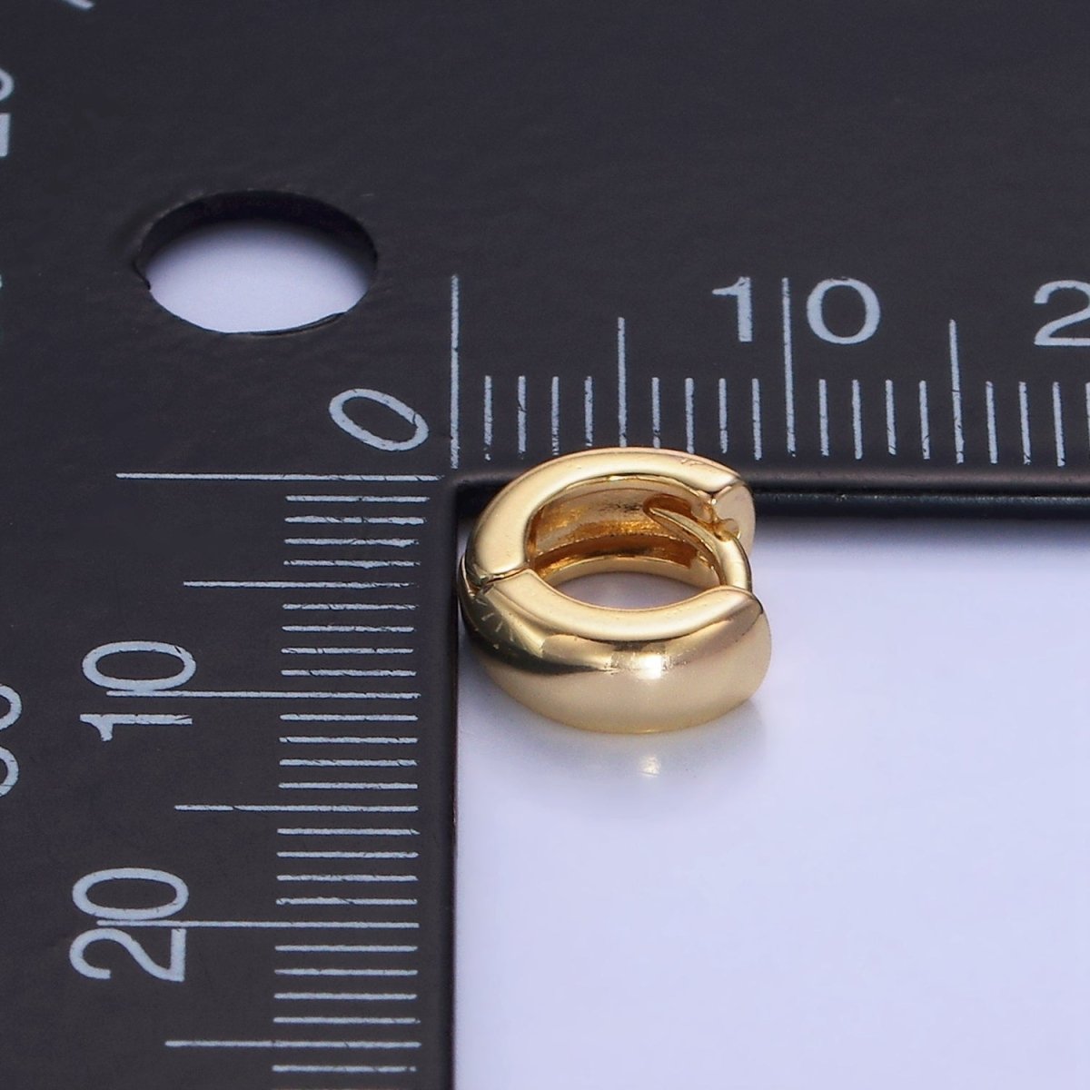14K Gold Filled 9mm Wide Minimalist Cartilage Huggie Earrings | AB1333