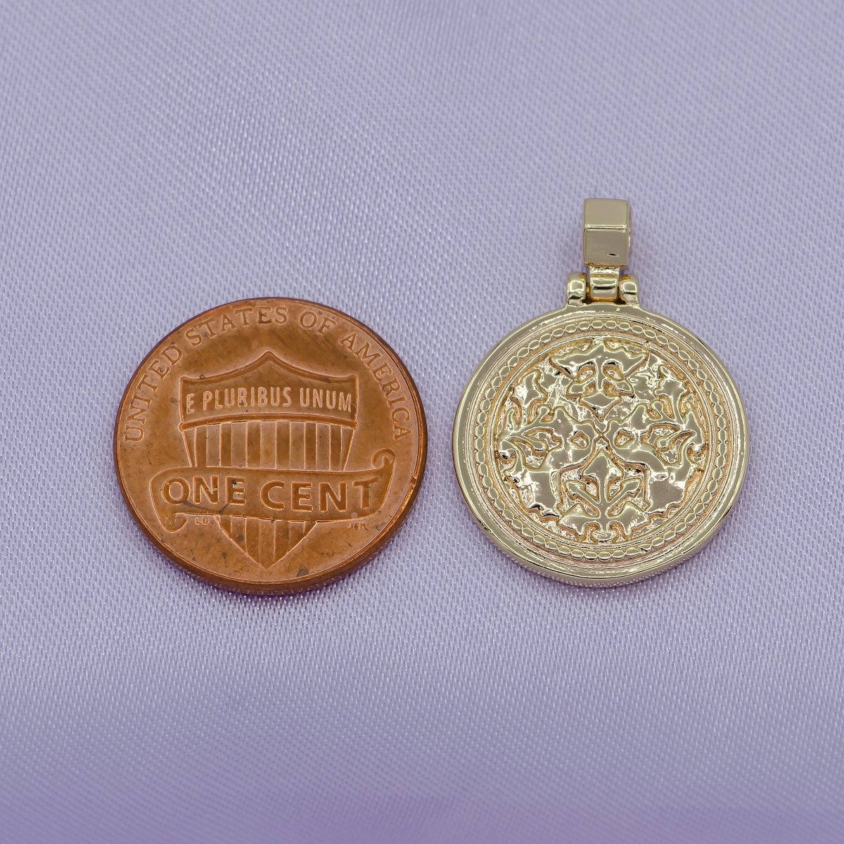 14K Gold Filled Abstract Hammered Round Pendant | I259