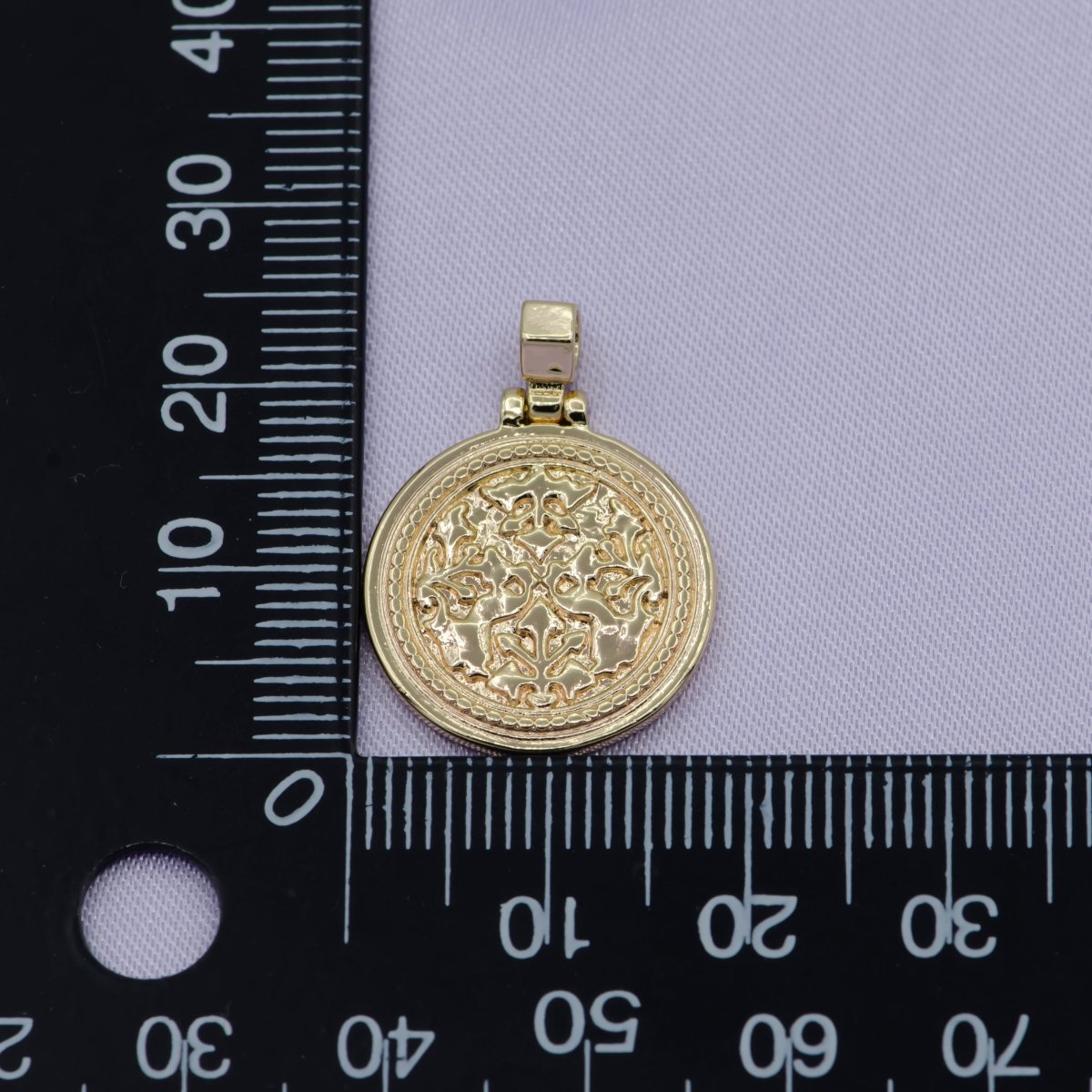 14K Gold Filled Abstract Hammered Round Pendant | I259