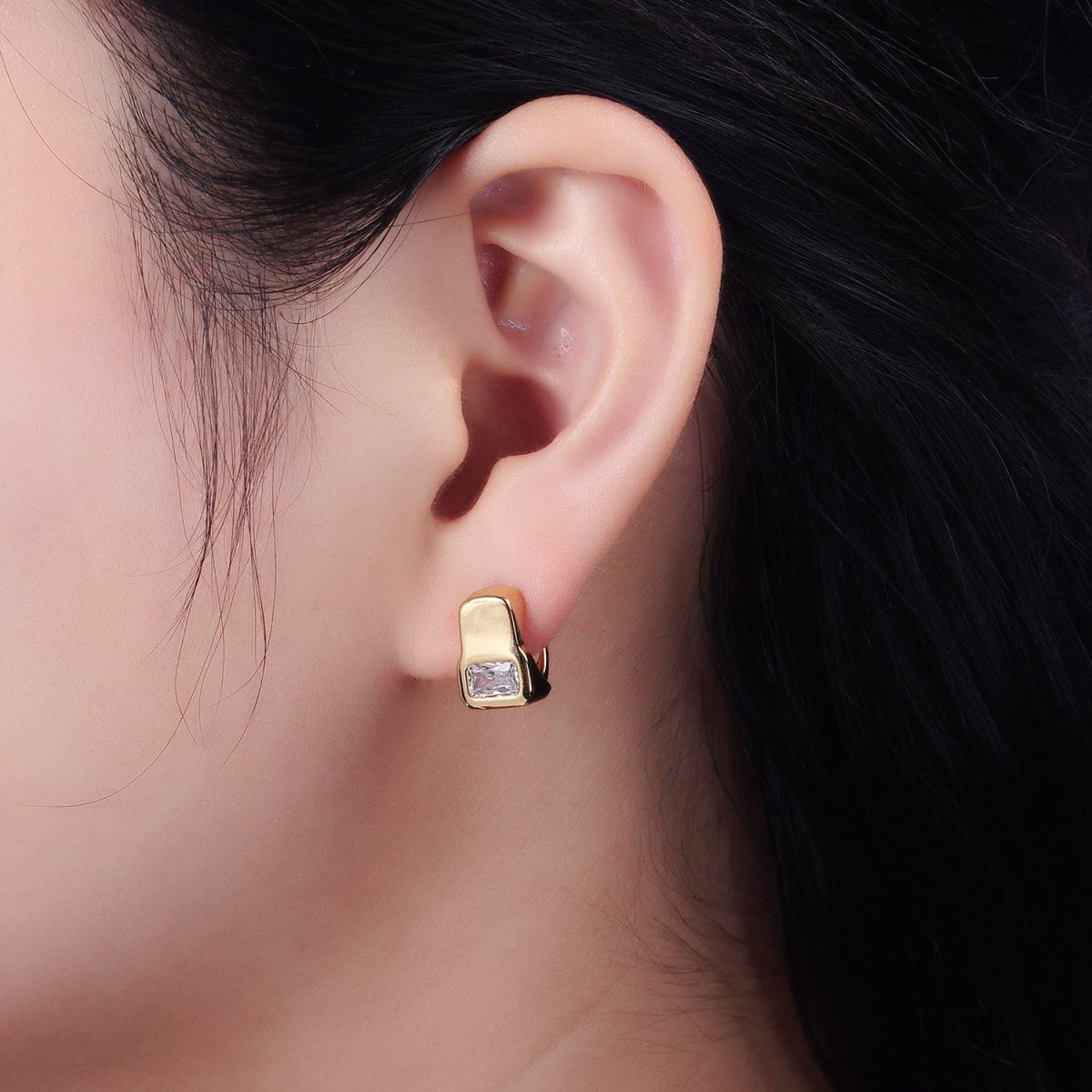 14K Gold Filled Clear Baguette Geometric Wide Rectangular Band Huggie Earrings | AE928