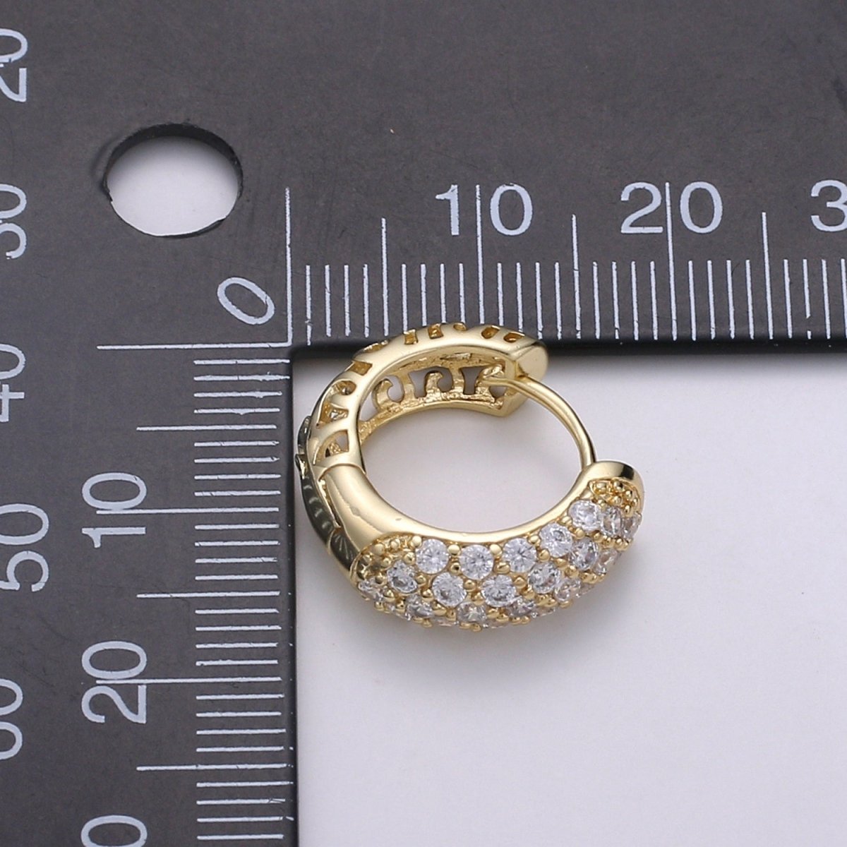 14K Gold Filled CZ Cubic Zirconia Hoop Huggie Earrings Chunky Hoop Earring for Valentine Gift Q-306
