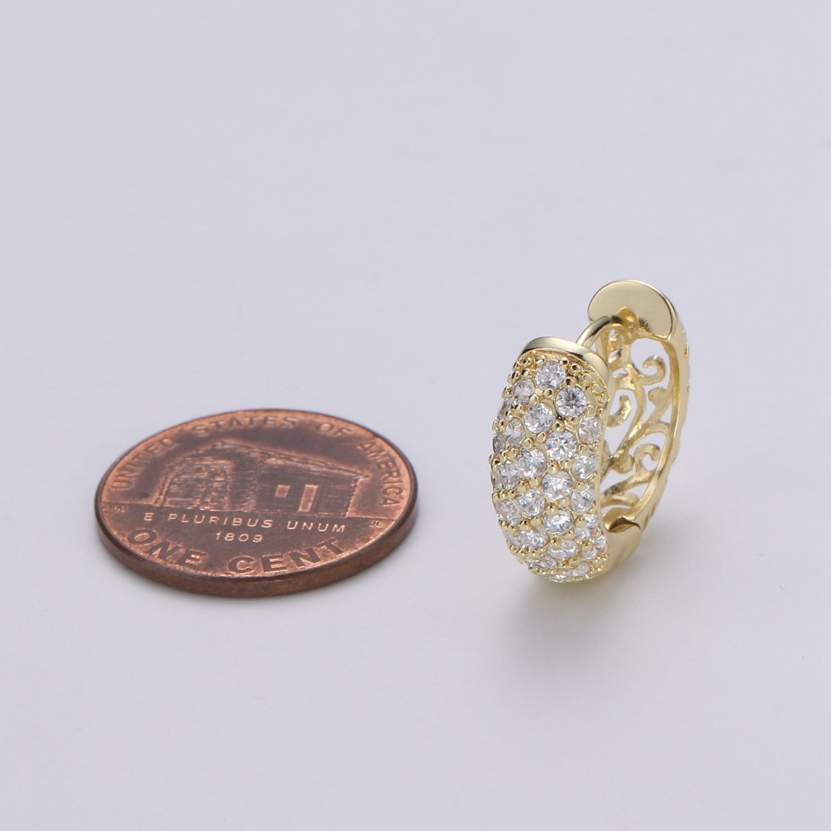 14K Gold Filled CZ Cubic Zirconia Hoop Huggie Earrings Chunky Hoop Earring for Valentine Gift Q-306