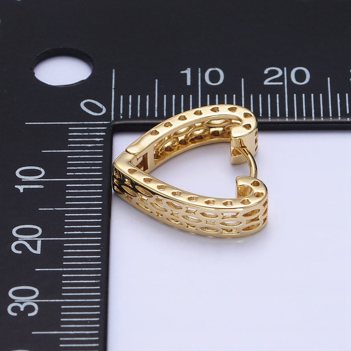 14K Gold Filled Geometric Filigree Heart Huggie Hoop Earrings | AD1530