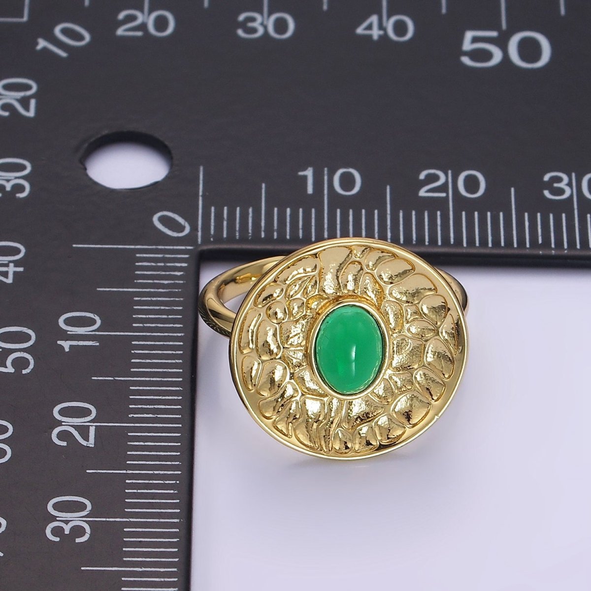 14K Gold Filled Green Prehnite Oval Abstract Hammered Round Ring | O1345